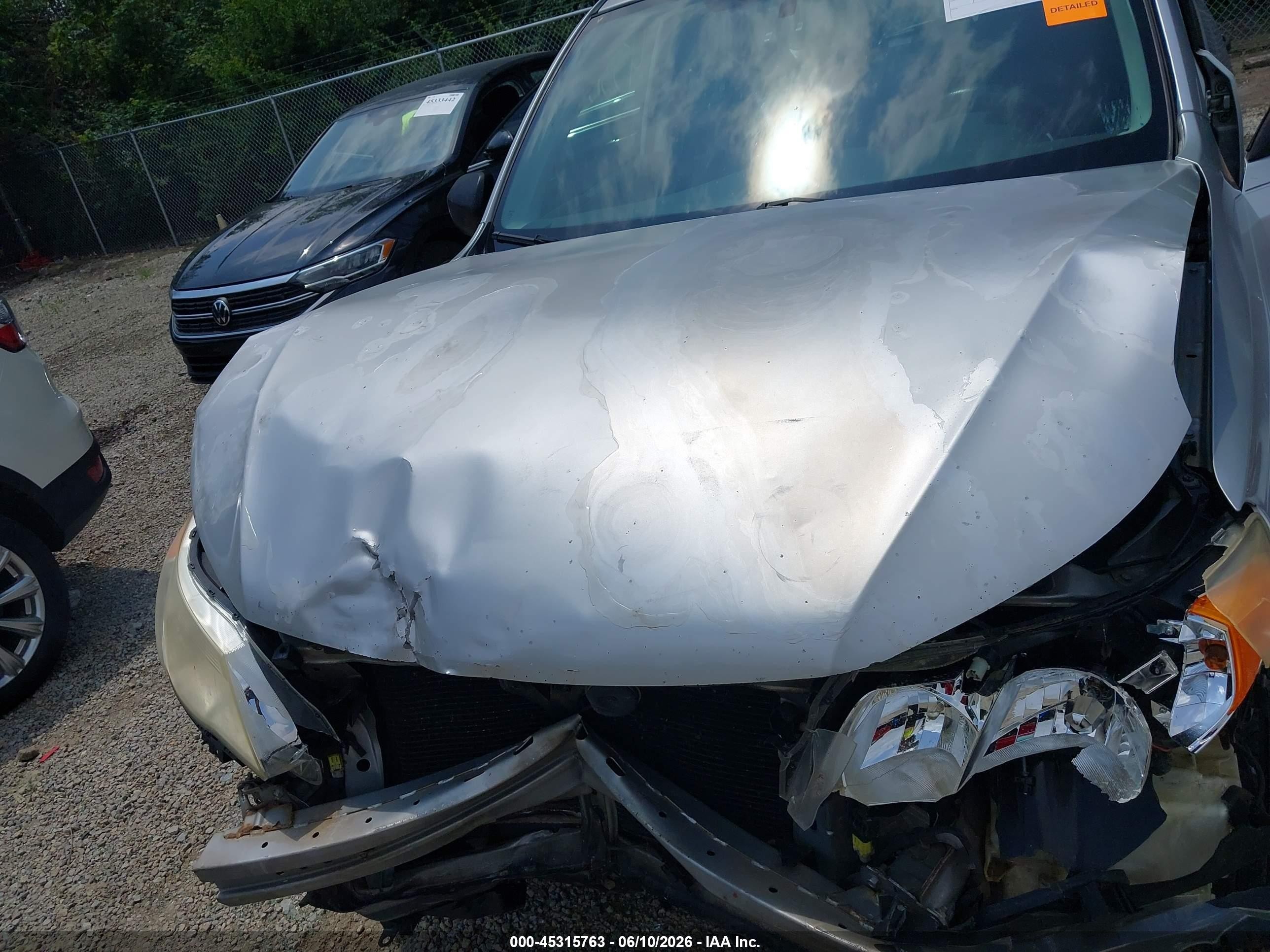 2009 Subaru Forester 2.5x Silver vin: JF2SH61659H760111
