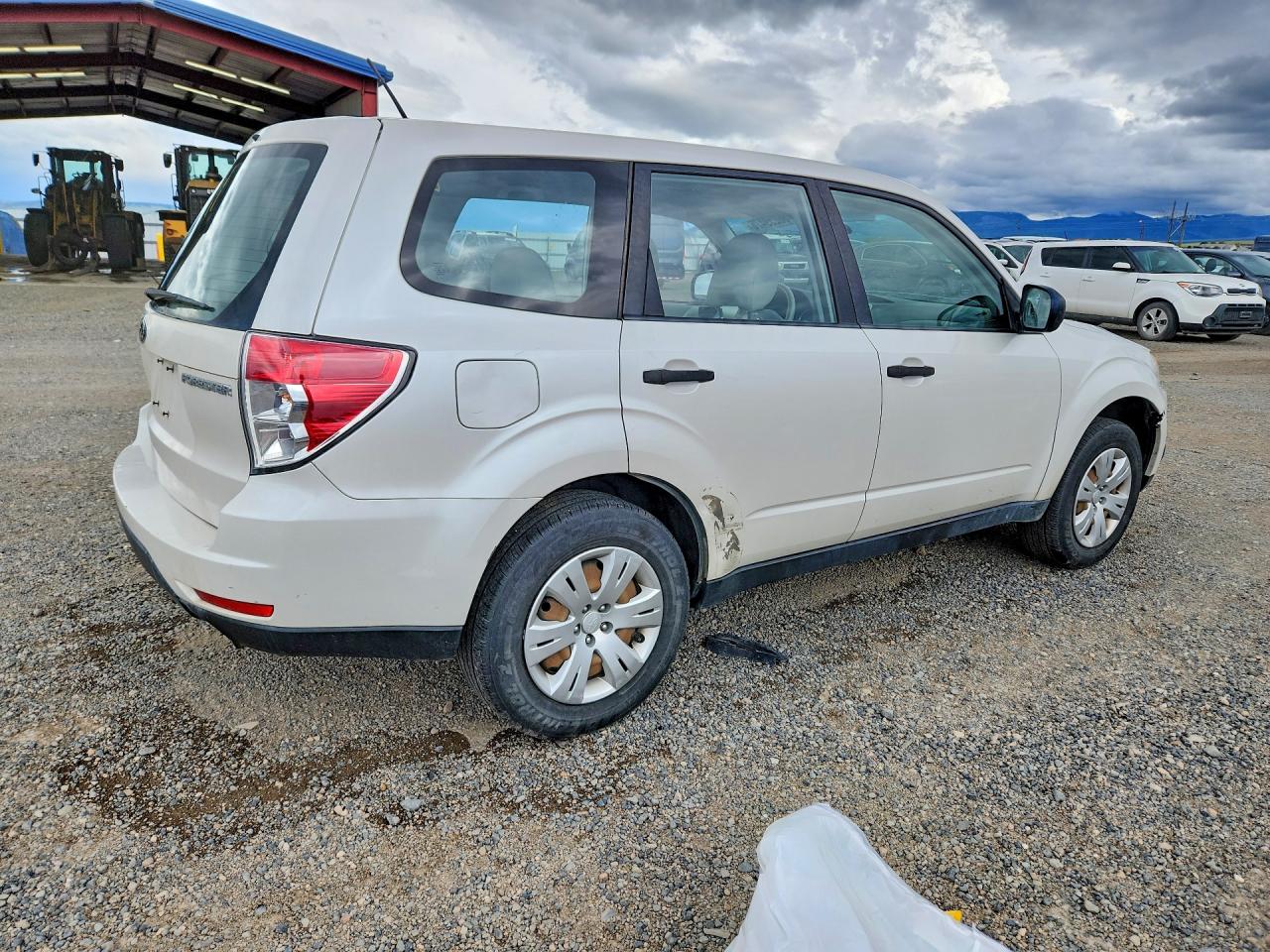 2009 Subaru Forester 2.5x White vin: JF2SH61659H778169
