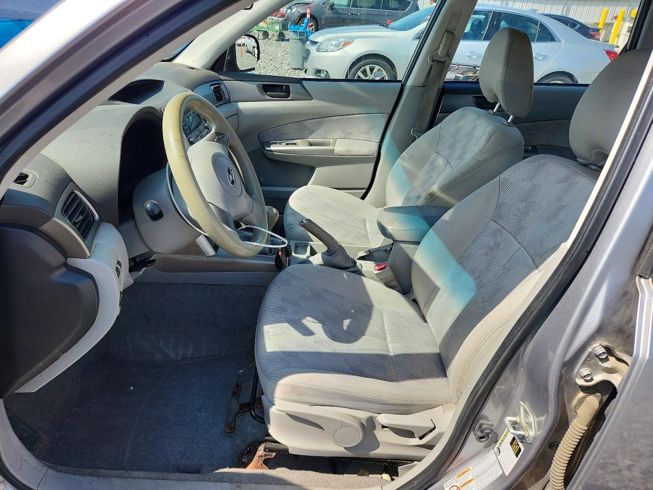 2009 Subaru Forester 2.5x Silver vin: JF2SH61669G722800