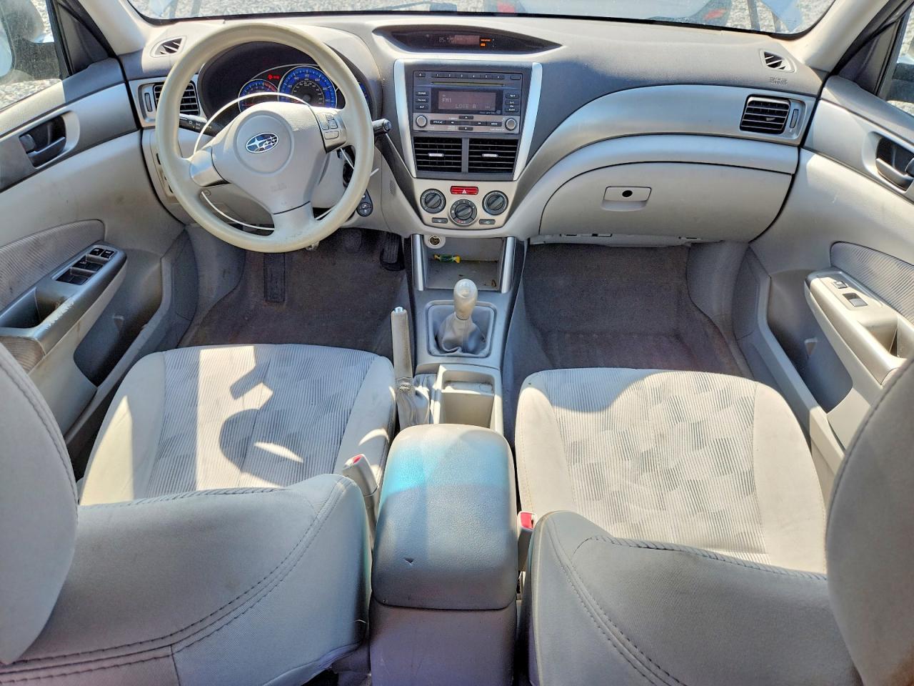 2009 Subaru Forester 2.5x Silver vin: JF2SH61669G722800