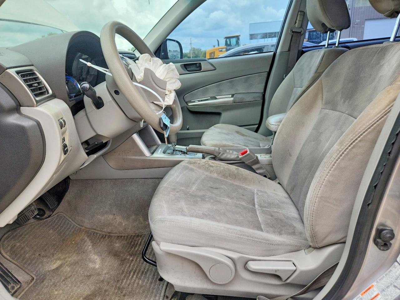 2009 Subaru Forester 2.5x Silver vin: JF2SH61669H726033