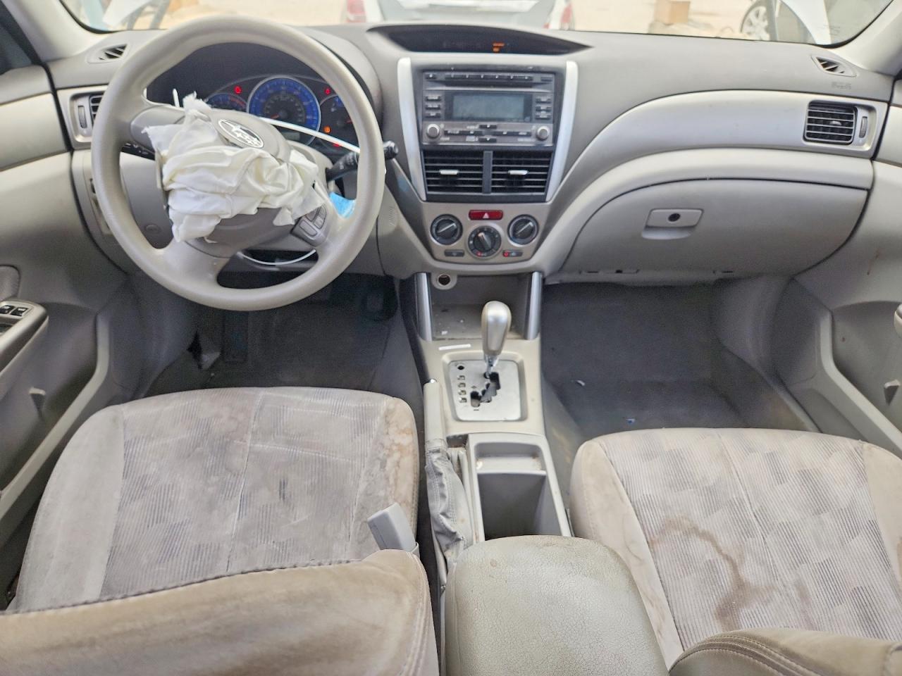 2009 Subaru Forester 2.5x Silver vin: JF2SH61669H726033