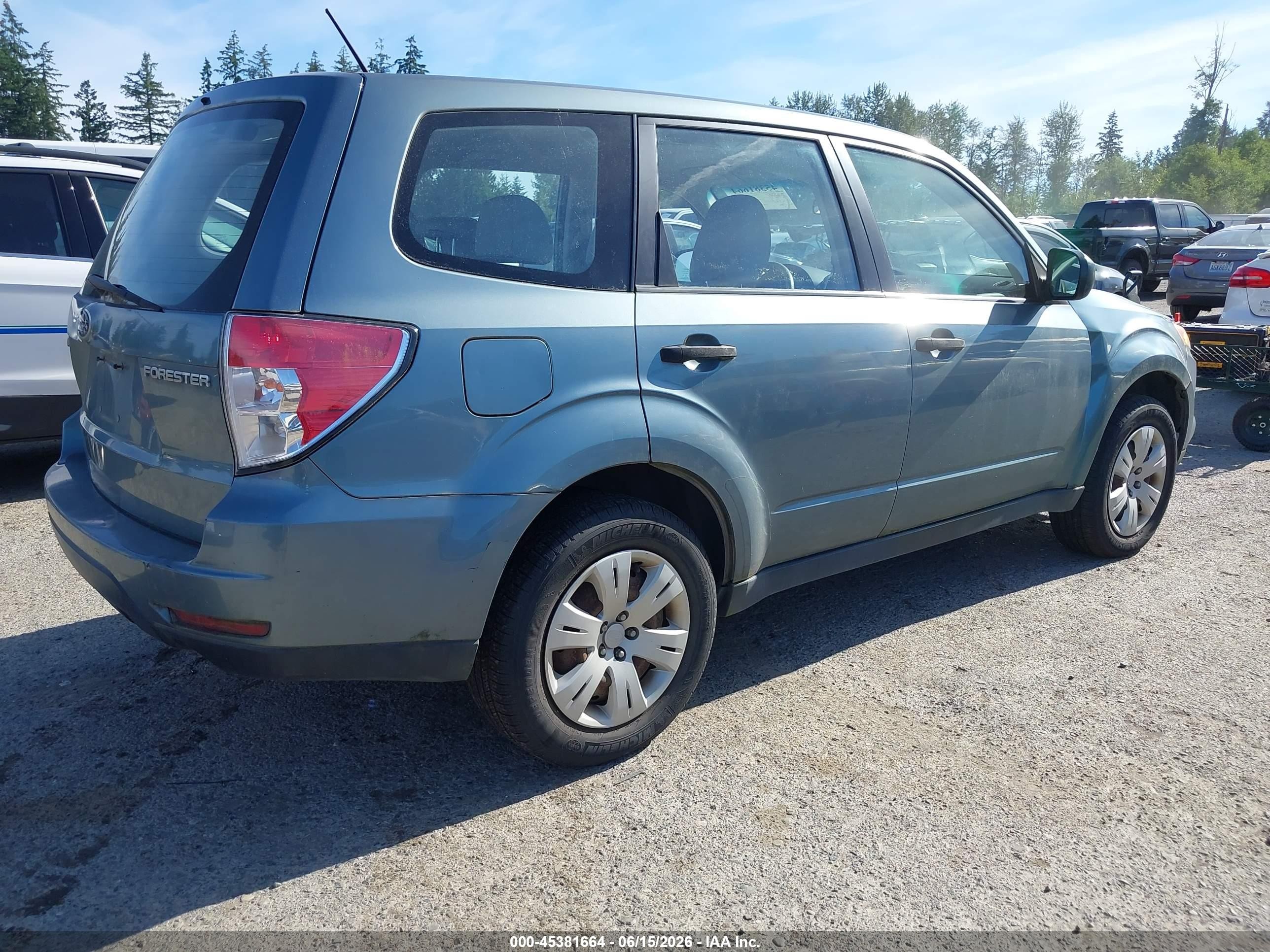 2009 Subaru Forester 2.5x Teal vin: JF2SH61679H727367