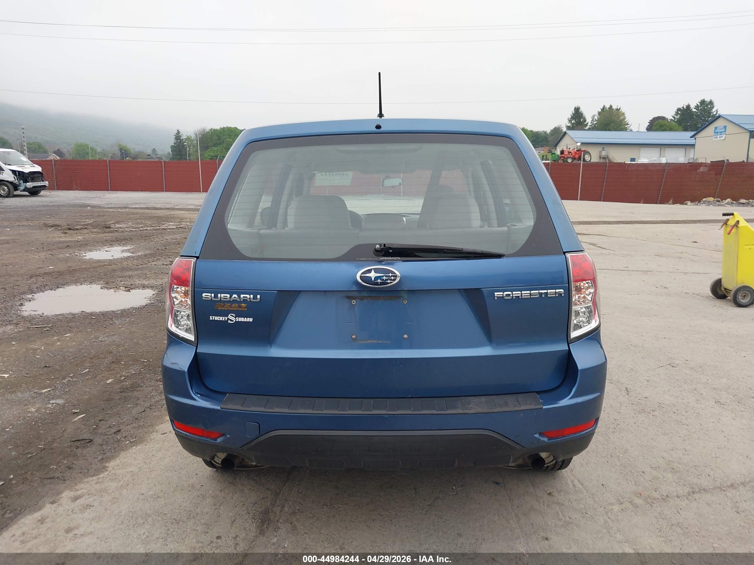 2009 Subaru Forester 2.5x Blue vin: JF2SH61679H729667