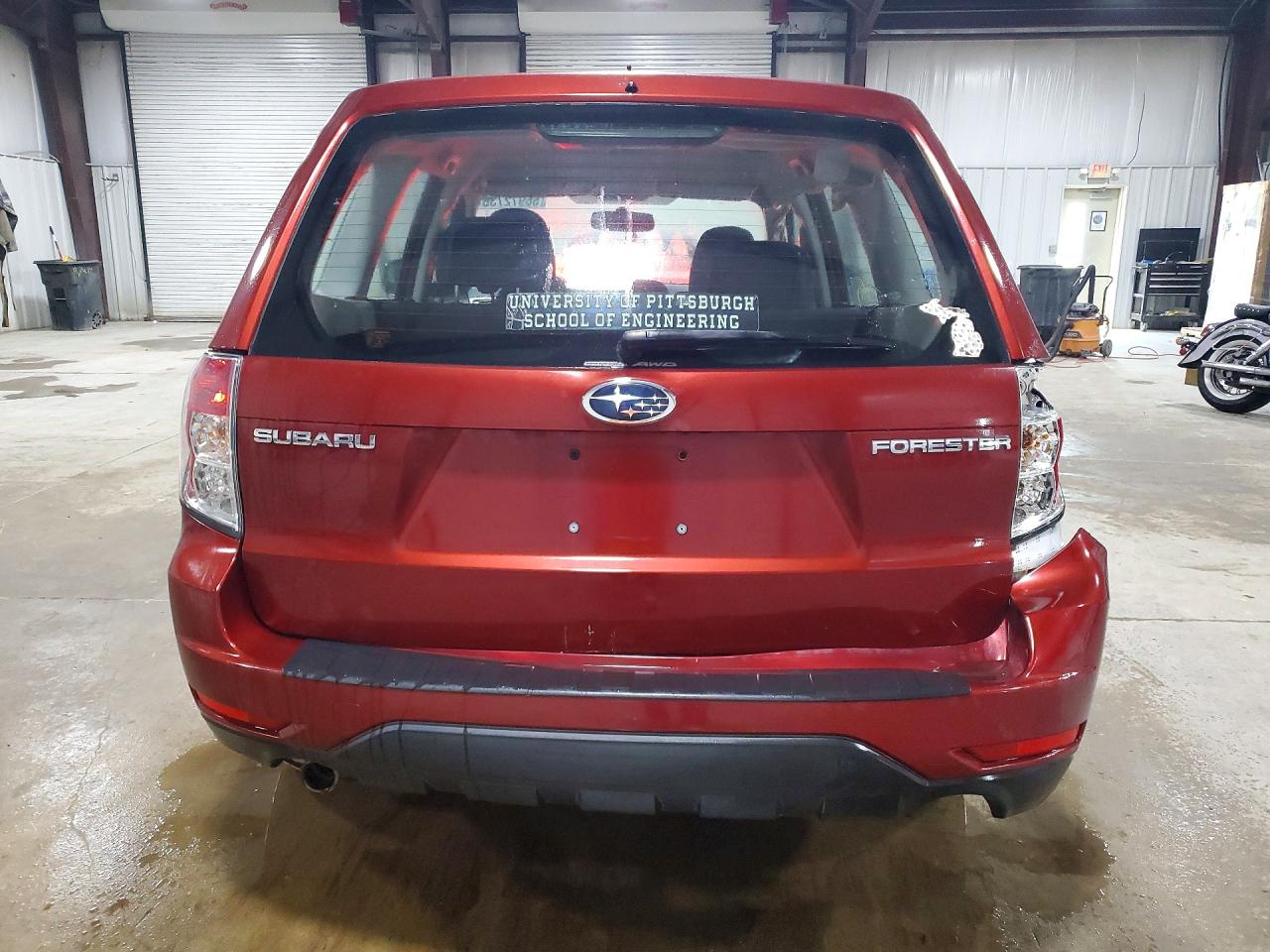 2009 Subaru Forester 2.5x Red vin: JF2SH61679H795314