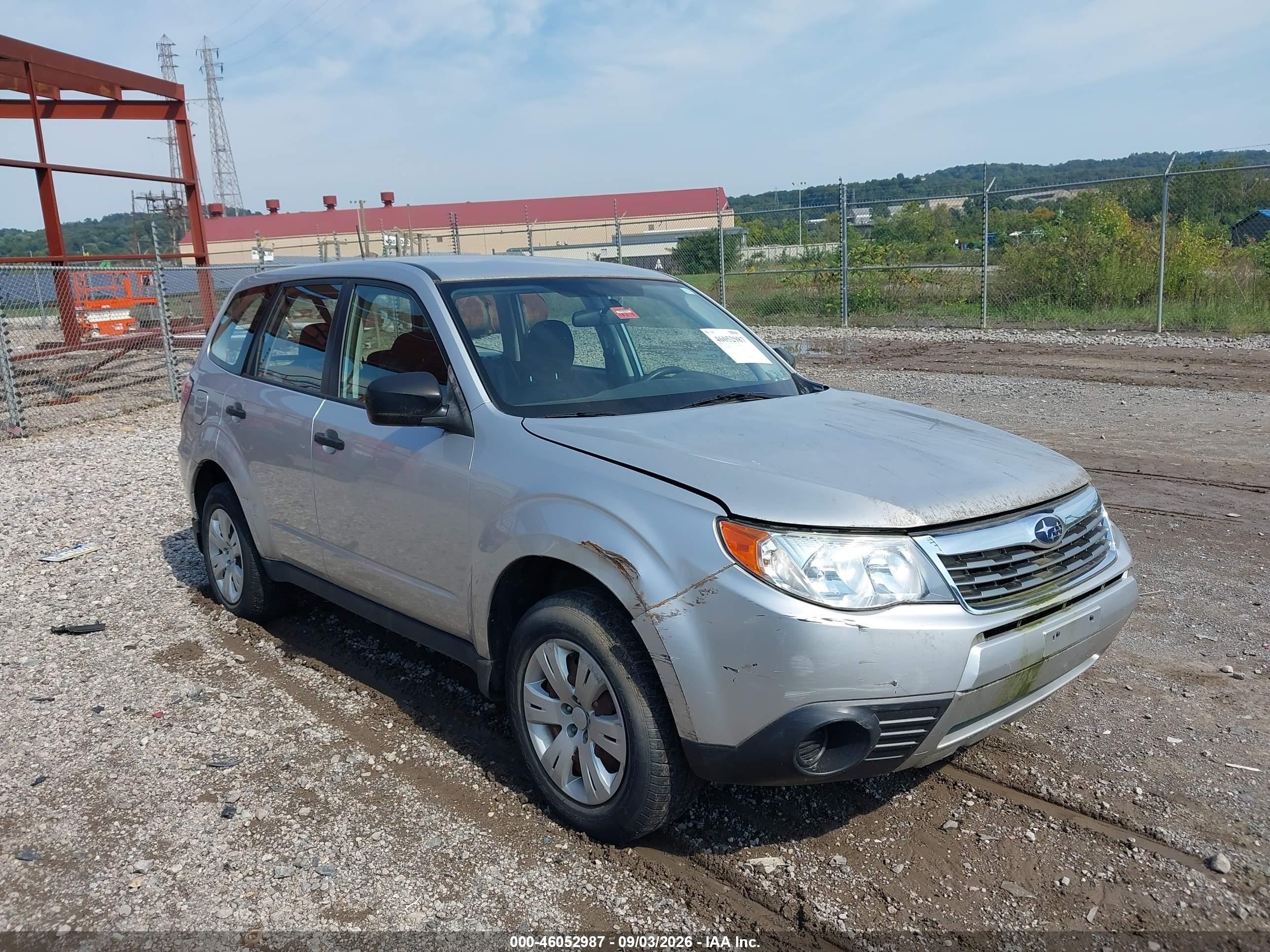 2009 Subaru Forester 2.5x Silver vin: JF2SH61689H720010