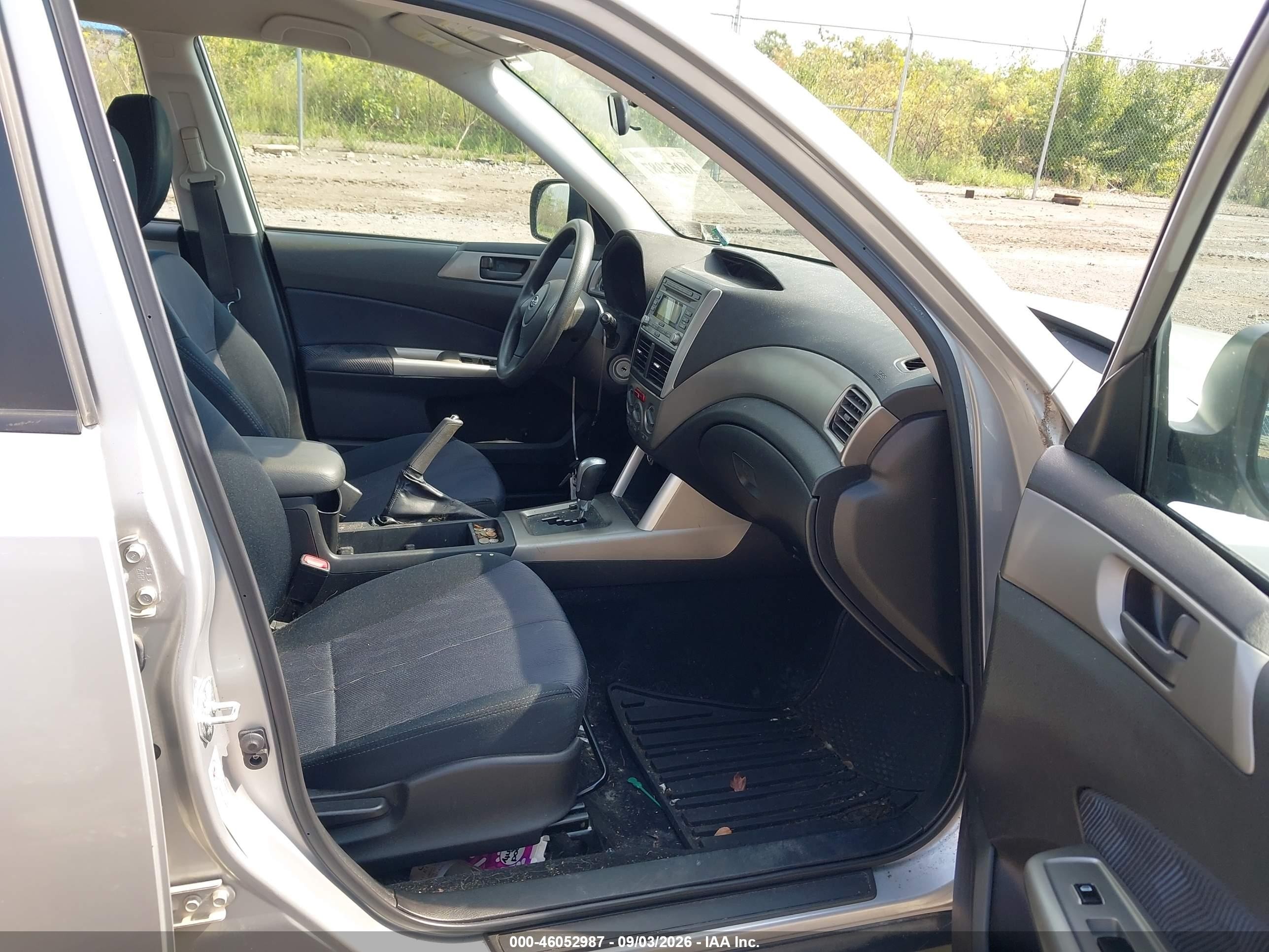 2009 Subaru Forester 2.5x Silver vin: JF2SH61689H720010