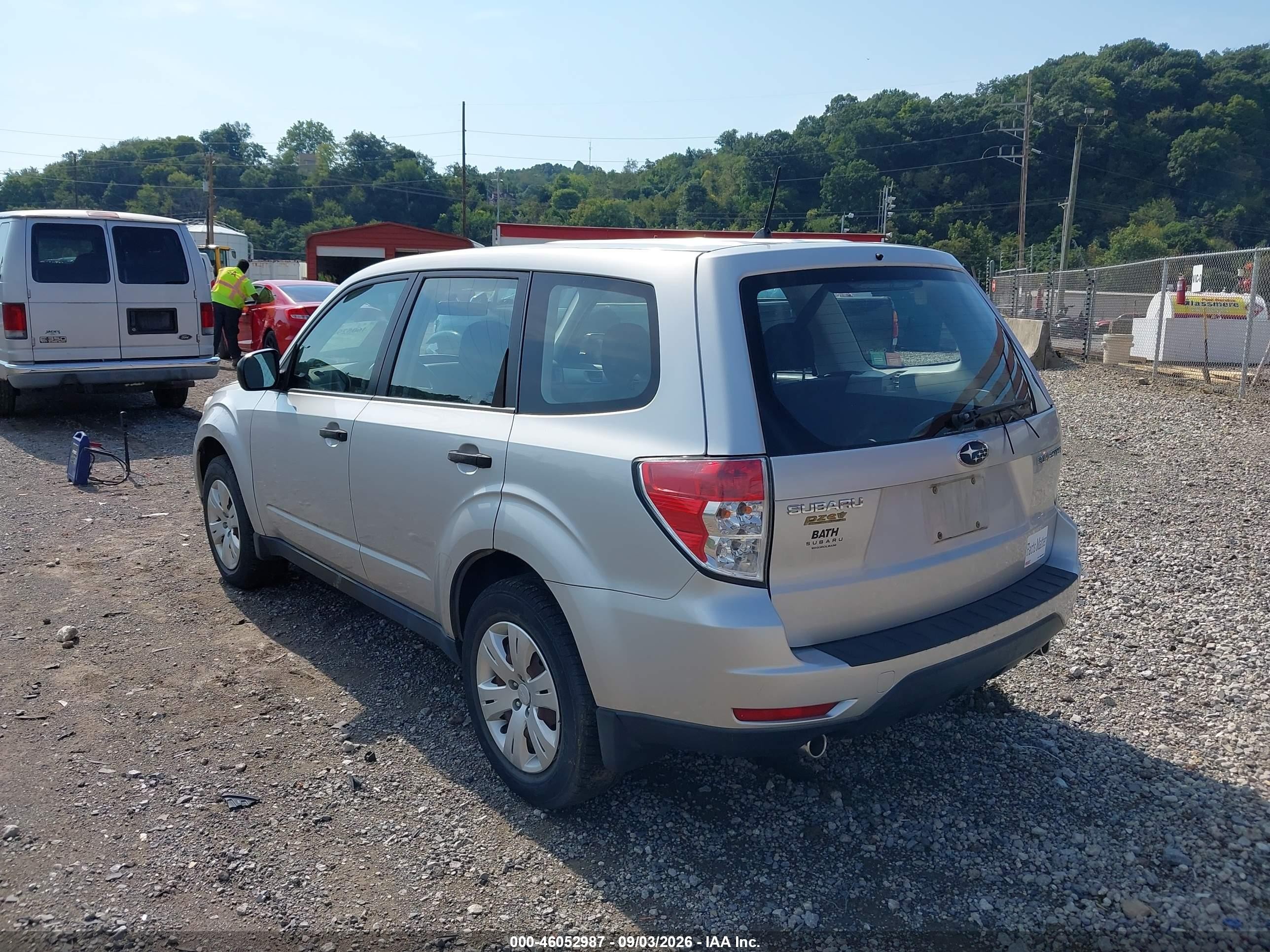 2009 Subaru Forester 2.5x Silver vin: JF2SH61689H720010