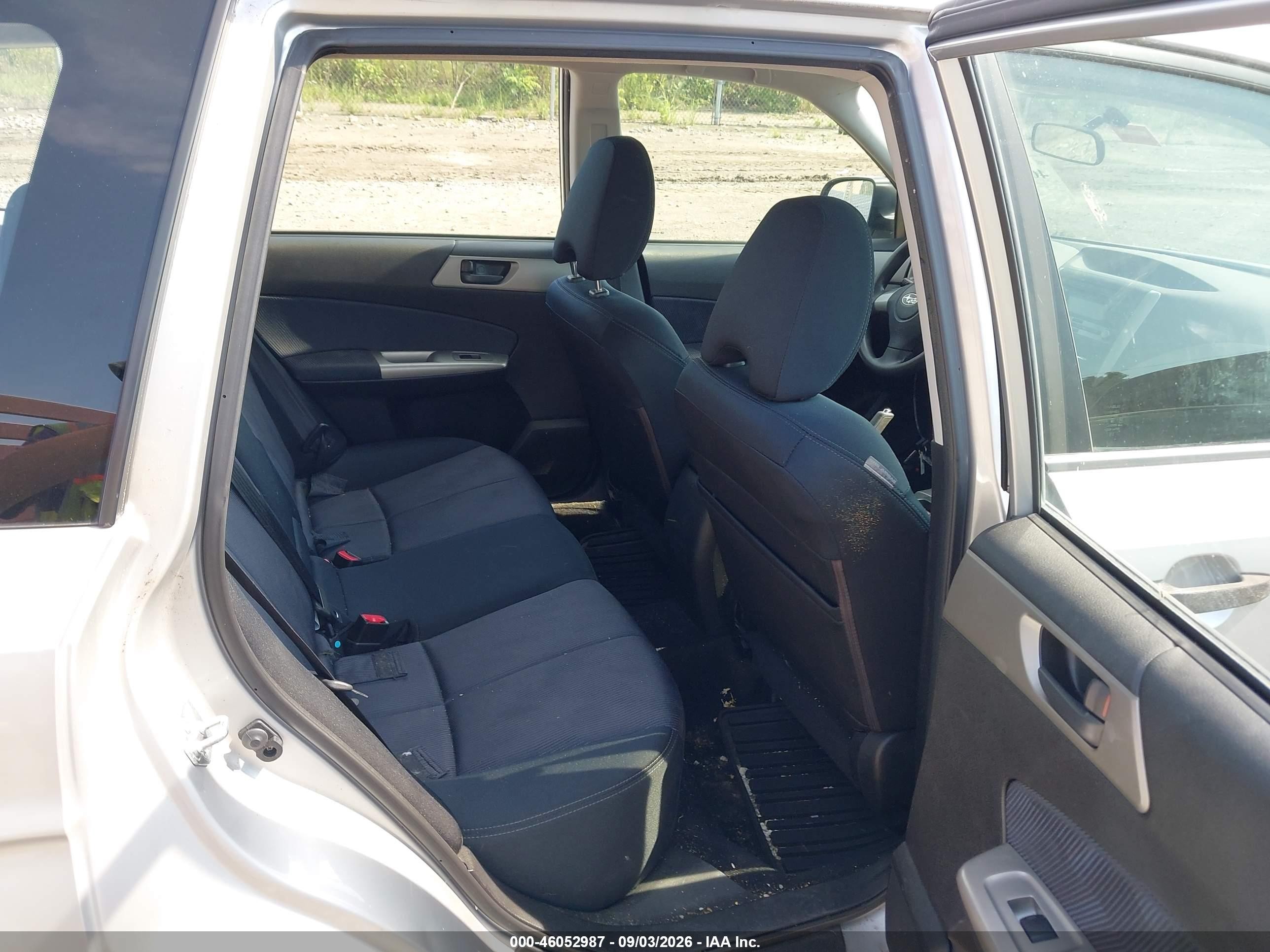 2009 Subaru Forester 2.5x Silver vin: JF2SH61689H720010