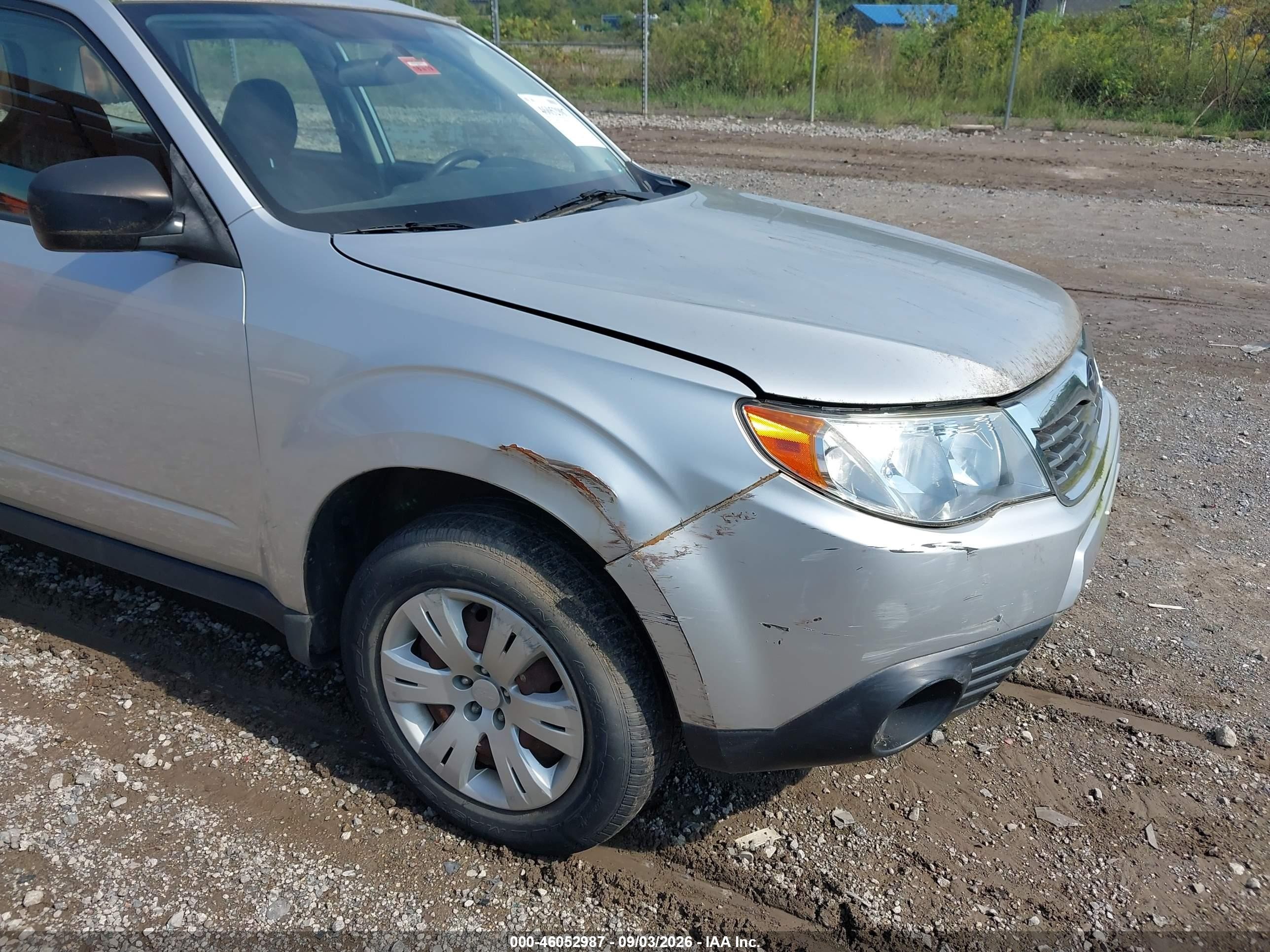 2009 Subaru Forester 2.5x Silver vin: JF2SH61689H720010