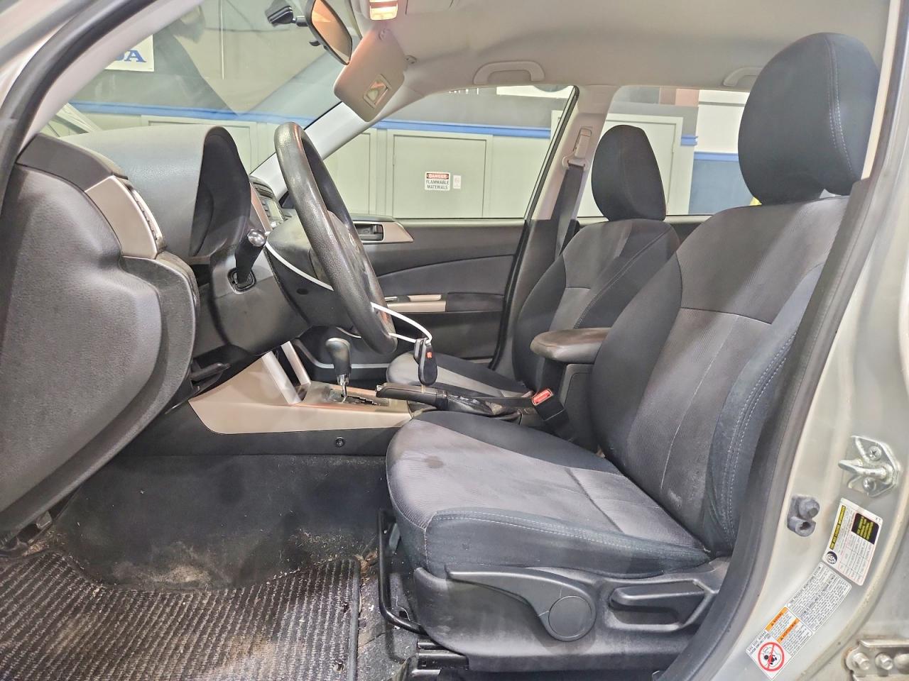 2009 Subaru Forester 2.5x Black vin: JF2SH61689H784841