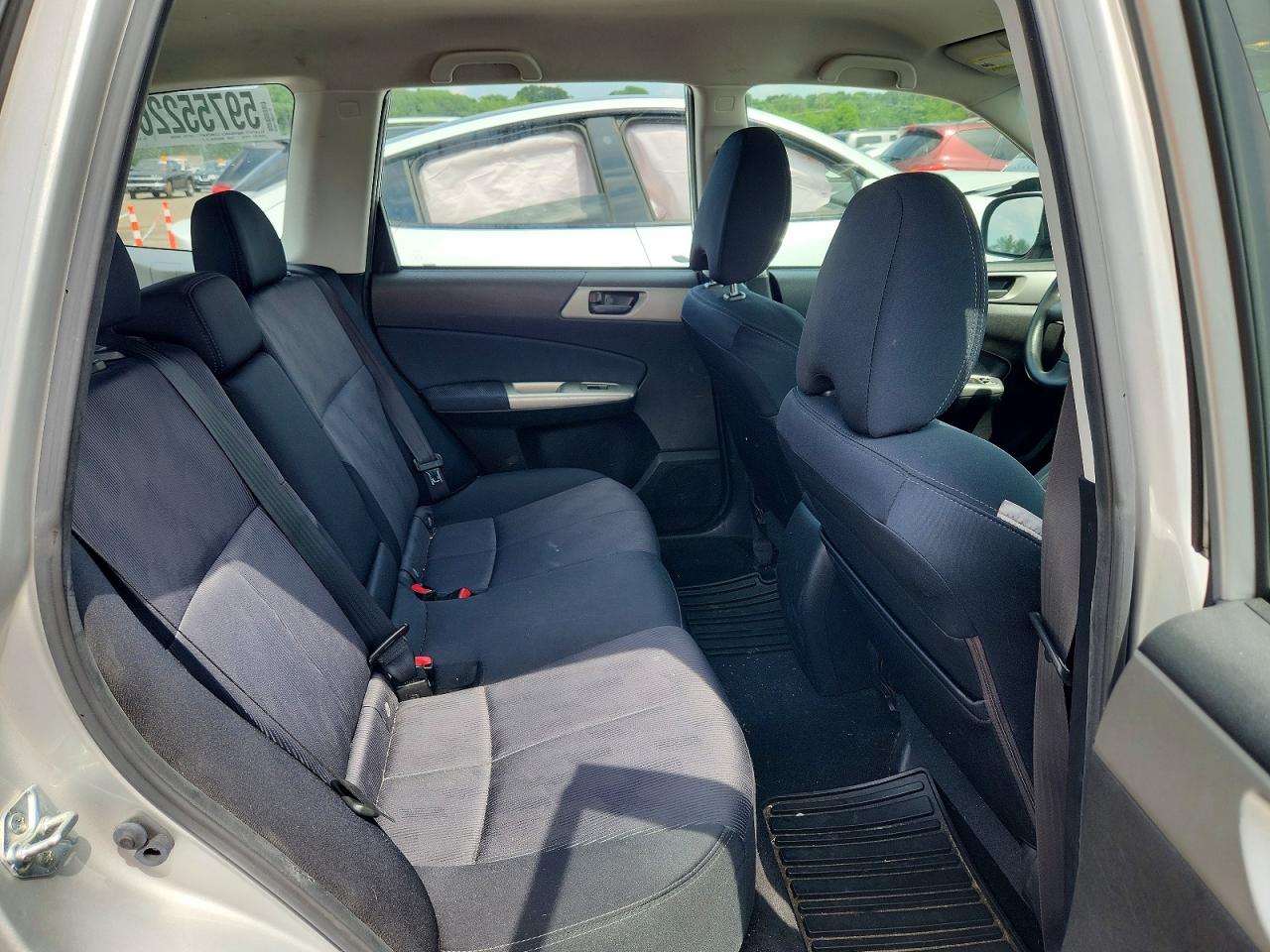 2009 Subaru Forester 2.5x White vin: JF2SH61689H791322