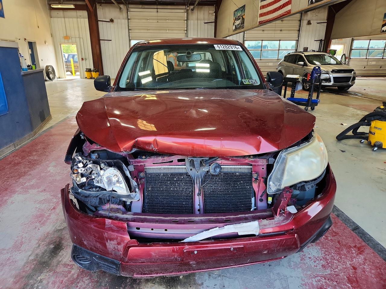 2009 Subaru Forester 2.5x Red vin: JF2SH61699H774397