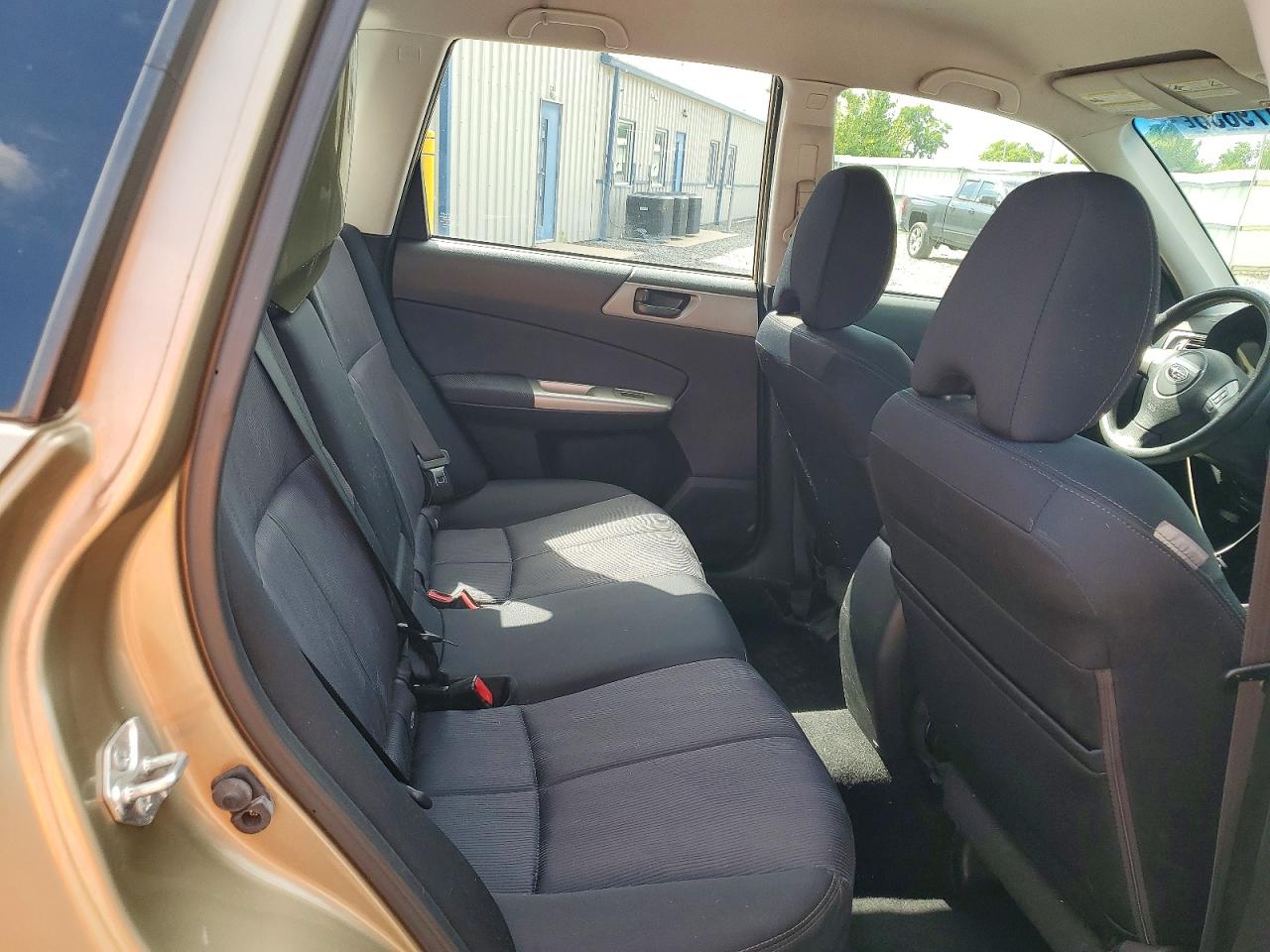2009 Subaru Forester 2.5x Tan vin: JF2SH61699H791314