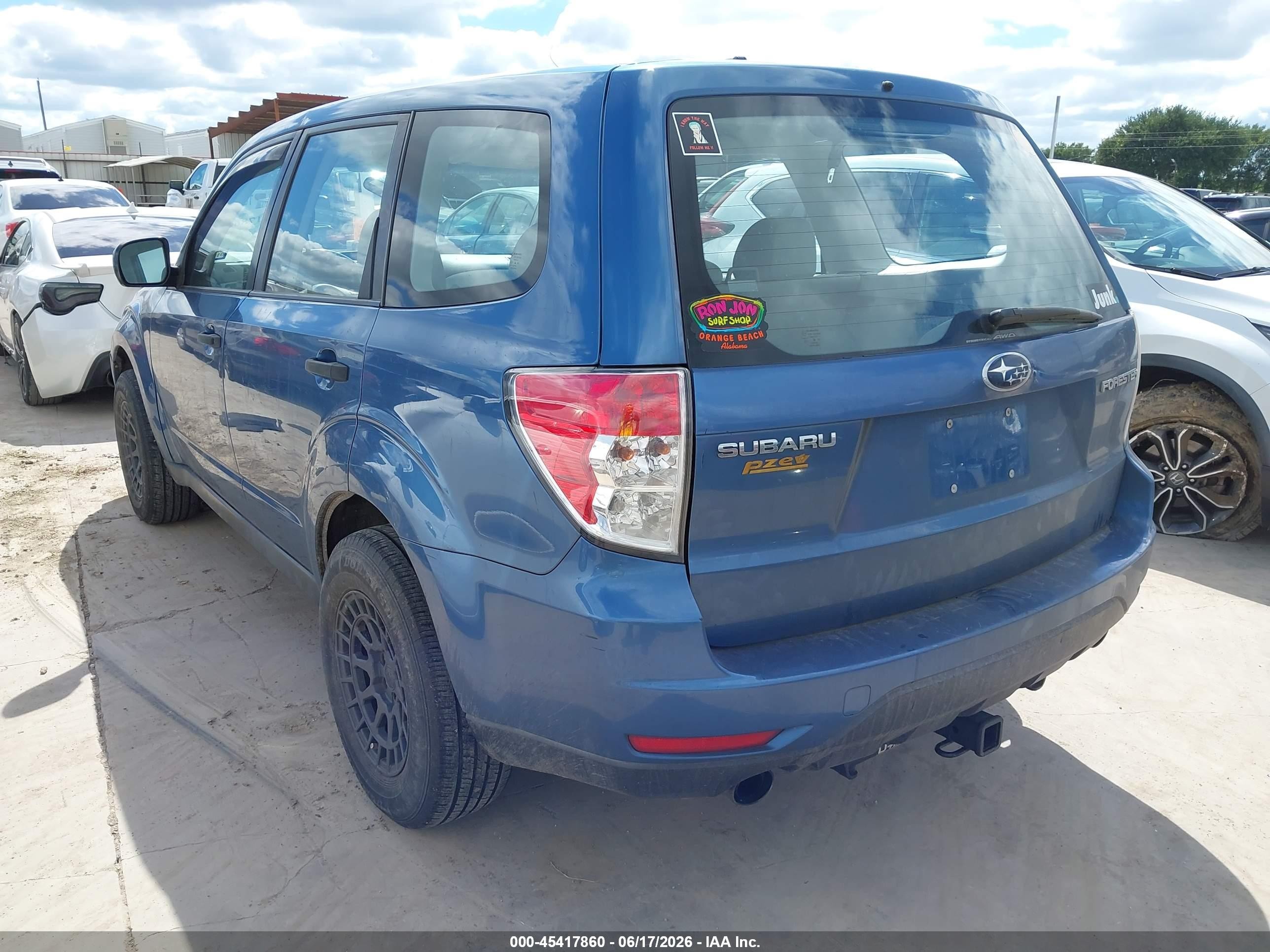 2009 Subaru Forester 2.5x Blue vin: JF2SH616X9G726767