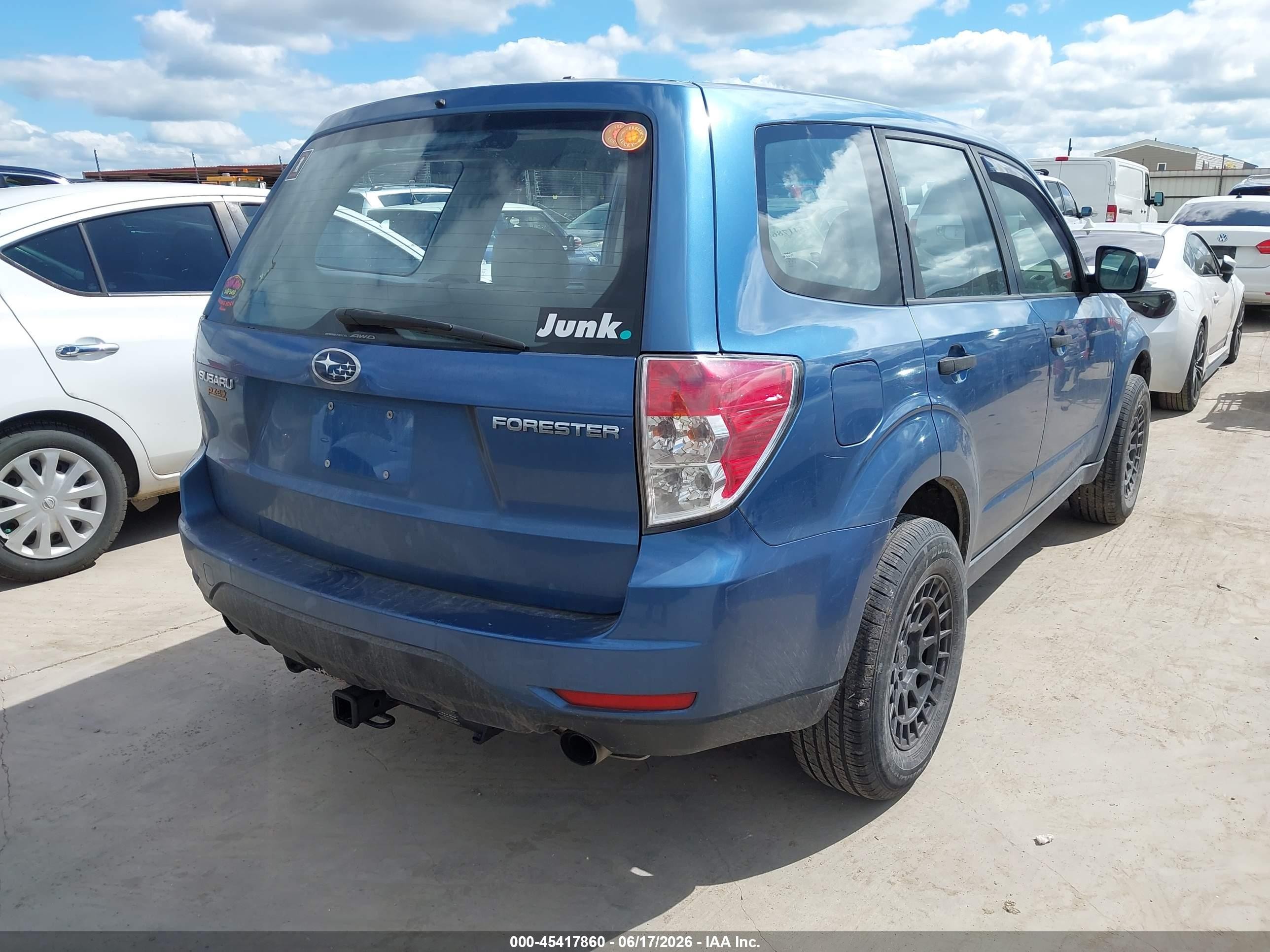 2009 Subaru Forester 2.5x Blue vin: JF2SH616X9G726767