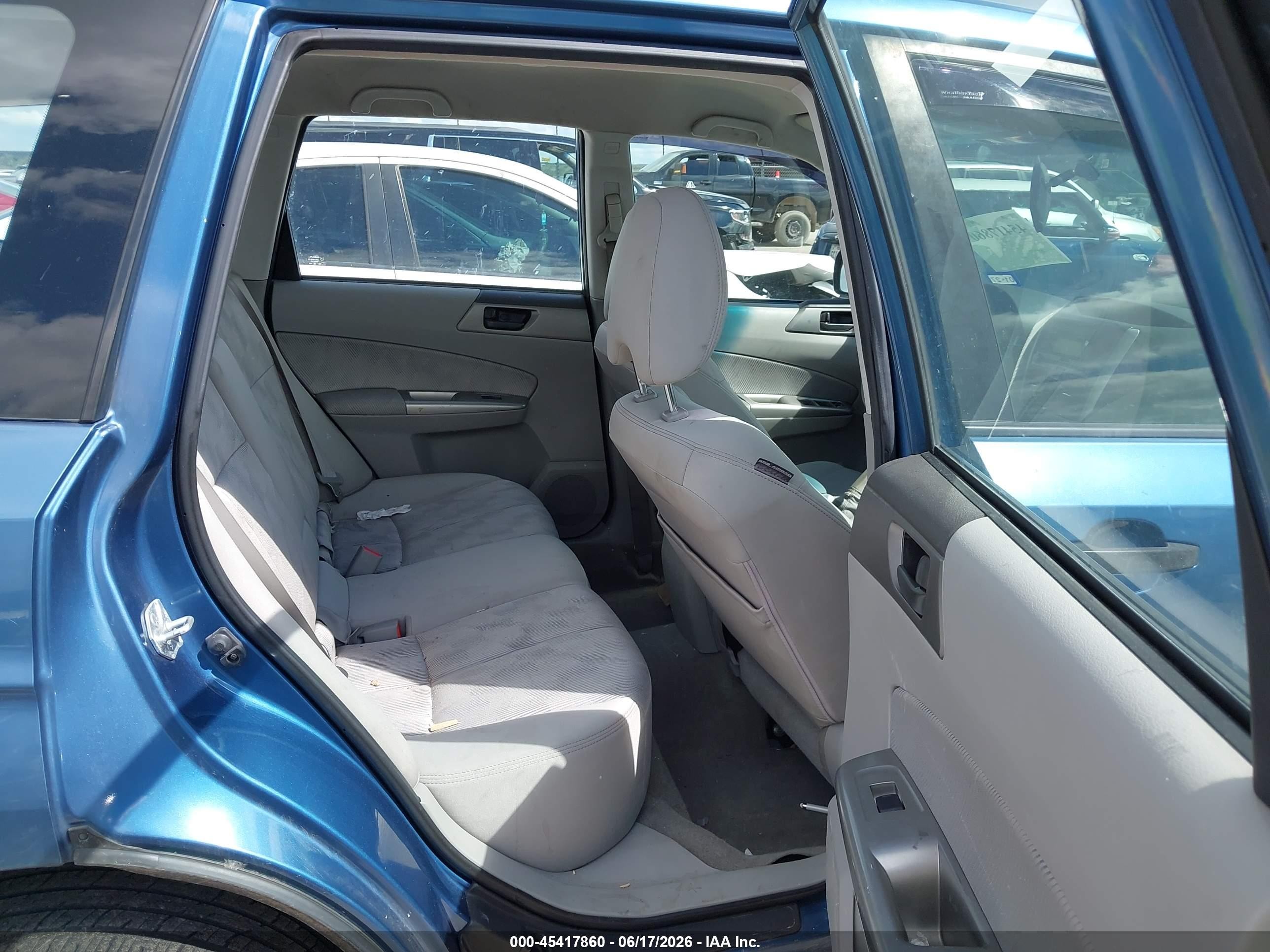 2009 Subaru Forester 2.5x Blue vin: JF2SH616X9G726767