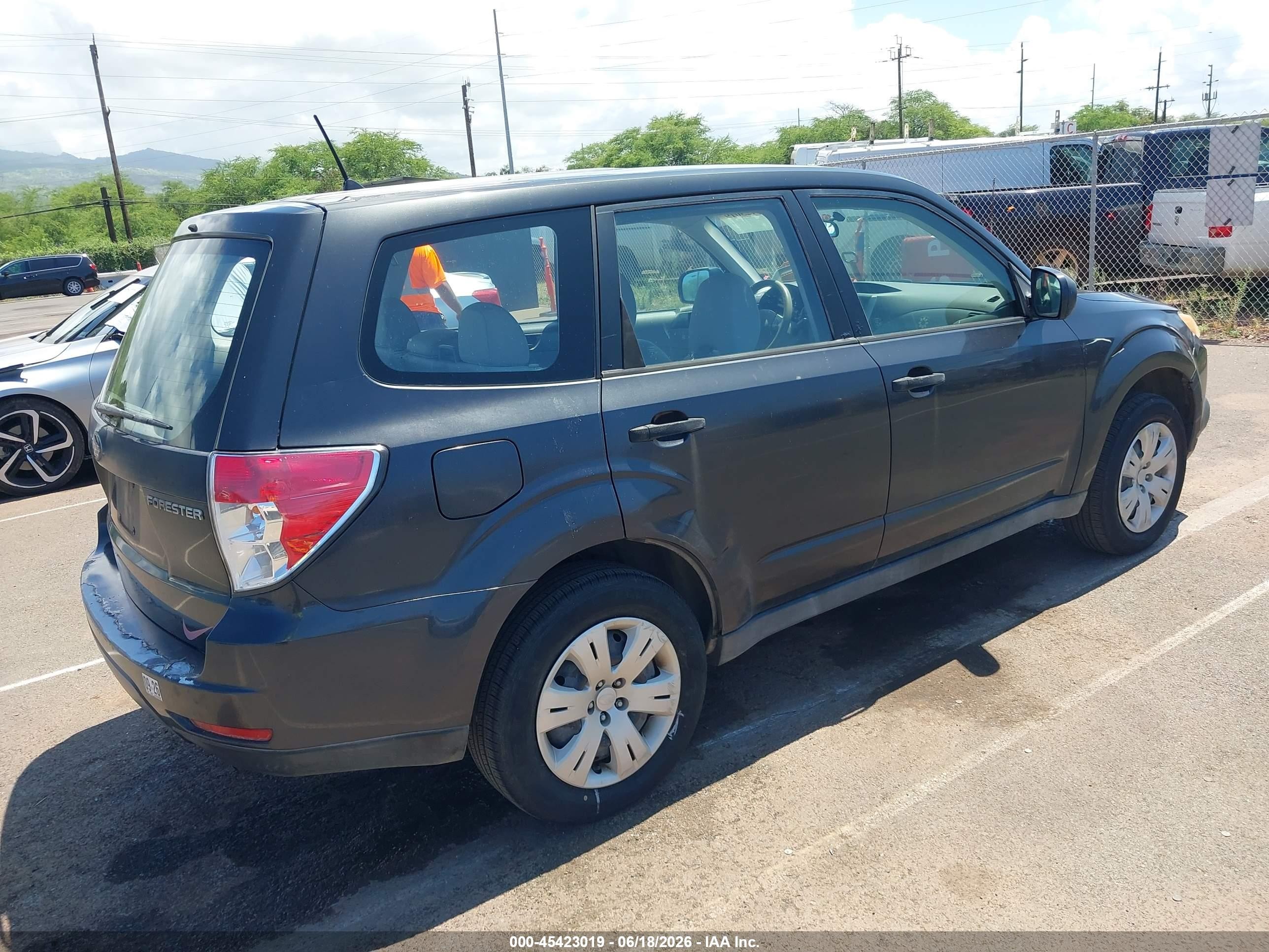 2009 Subaru Forester 2.5x Blue vin: JF2SH616X9H700406