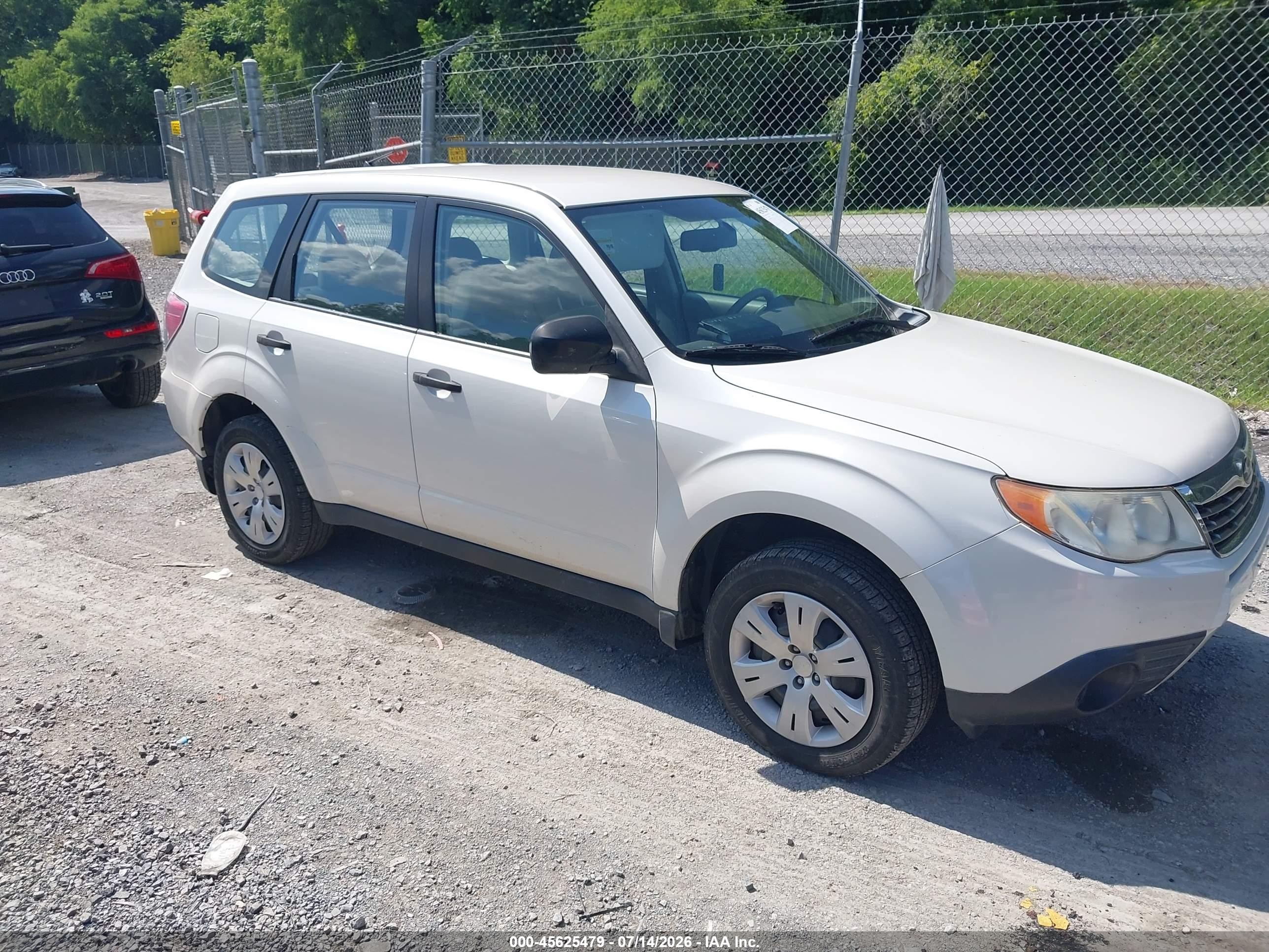 2009 Subaru Forester 2.5x White vin: JF2SH616X9H760847