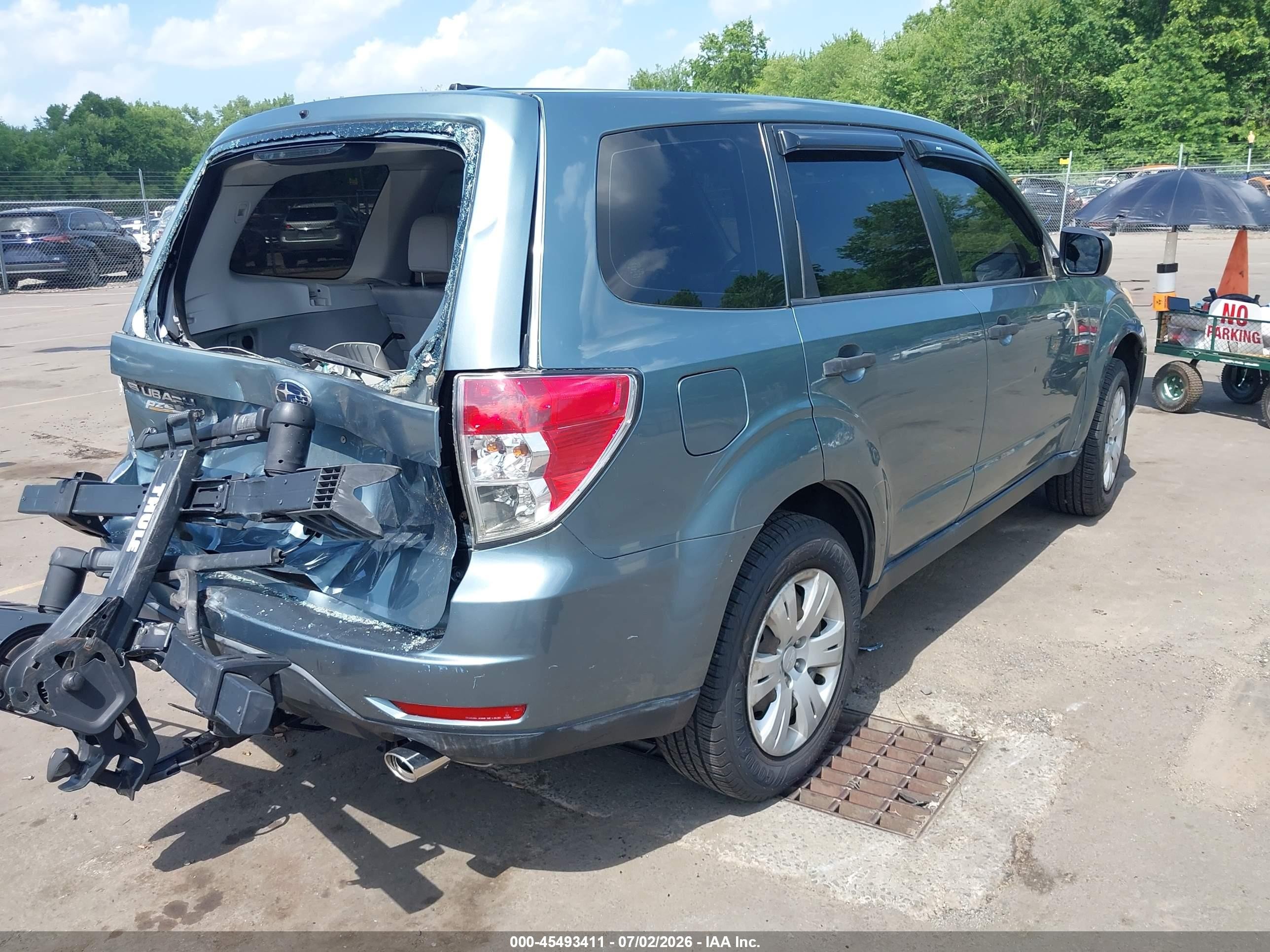 2009 Subaru Forester 2.5x Blue vin: JF2SH616X9H768933