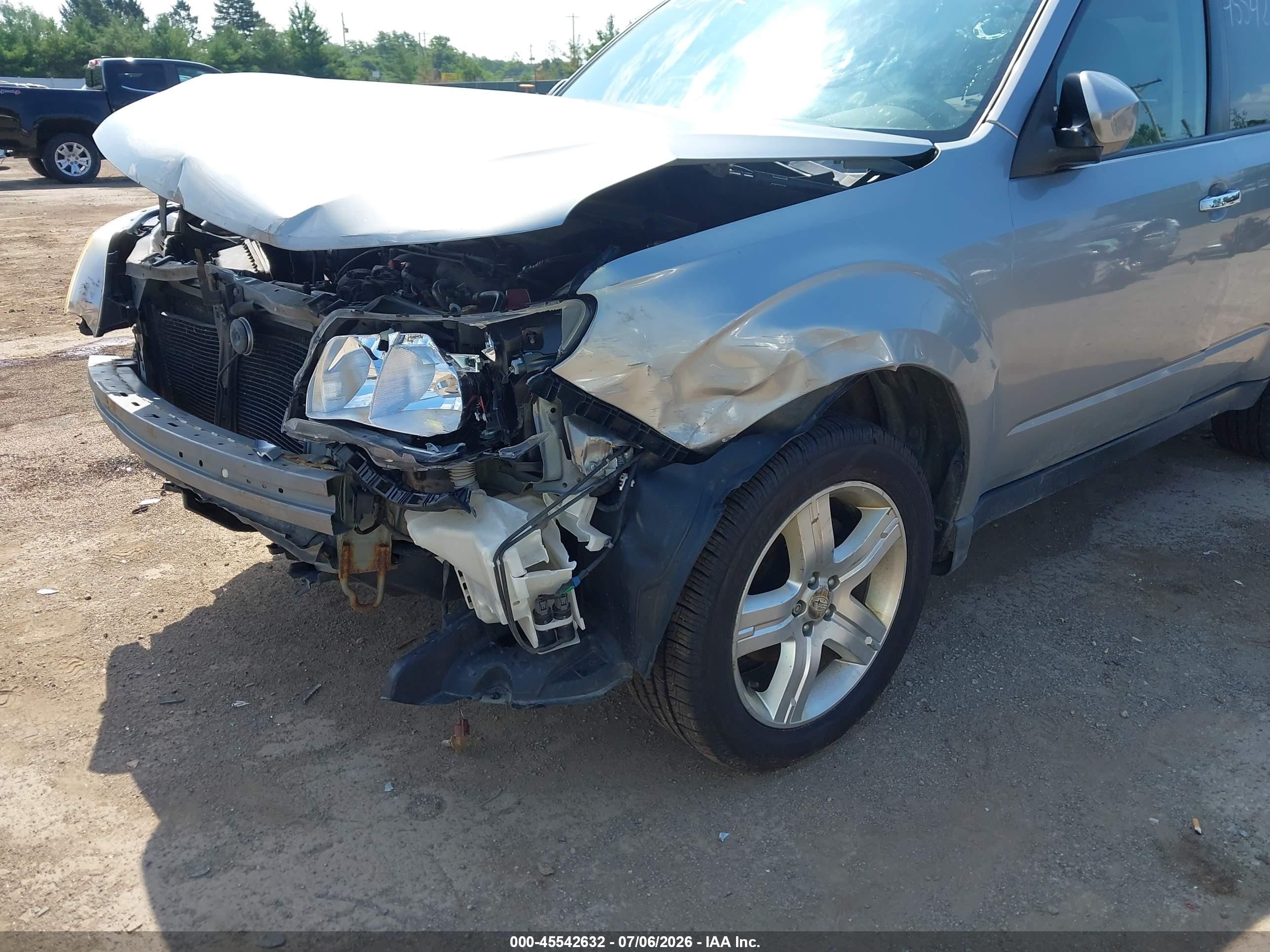 2009 Subaru Forester 2.5x Silver vin: JF2SH63609H711492