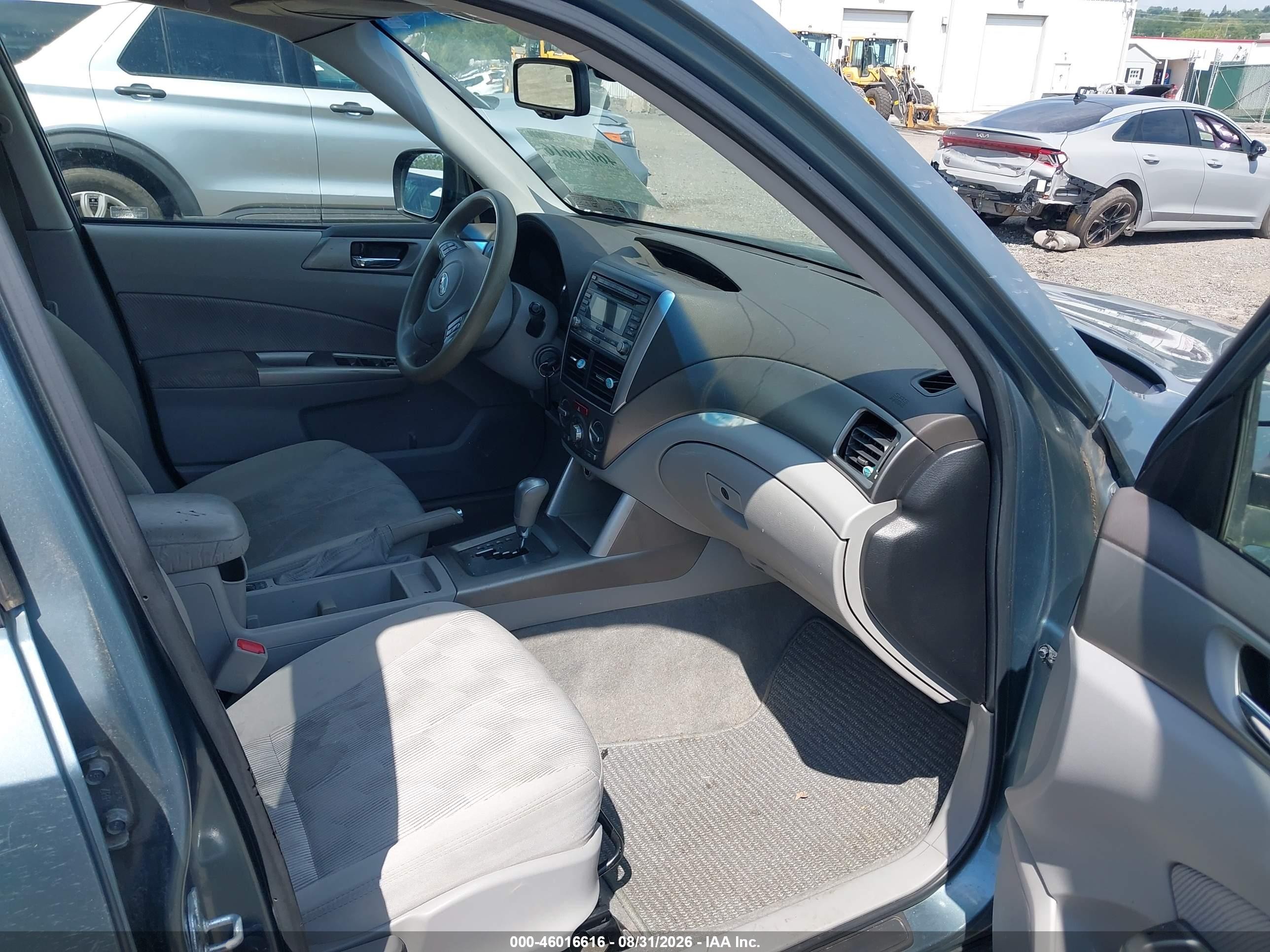 2009 Subaru Forester 2.5x Light Blue vin: JF2SH63609H755959