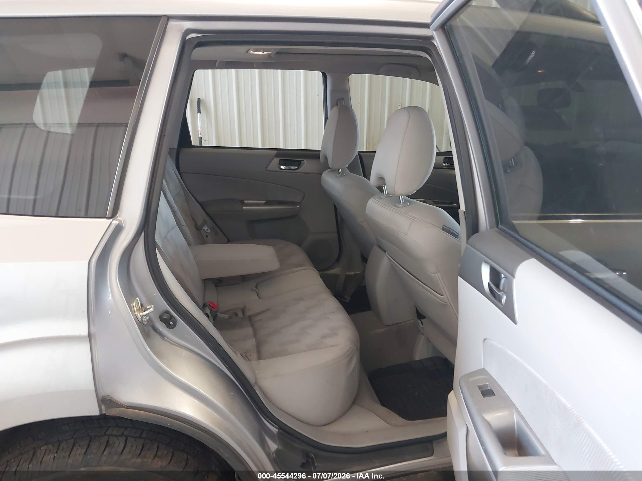 2009 Subaru Forester 2.5x Gray vin: JF2SH63619H714546