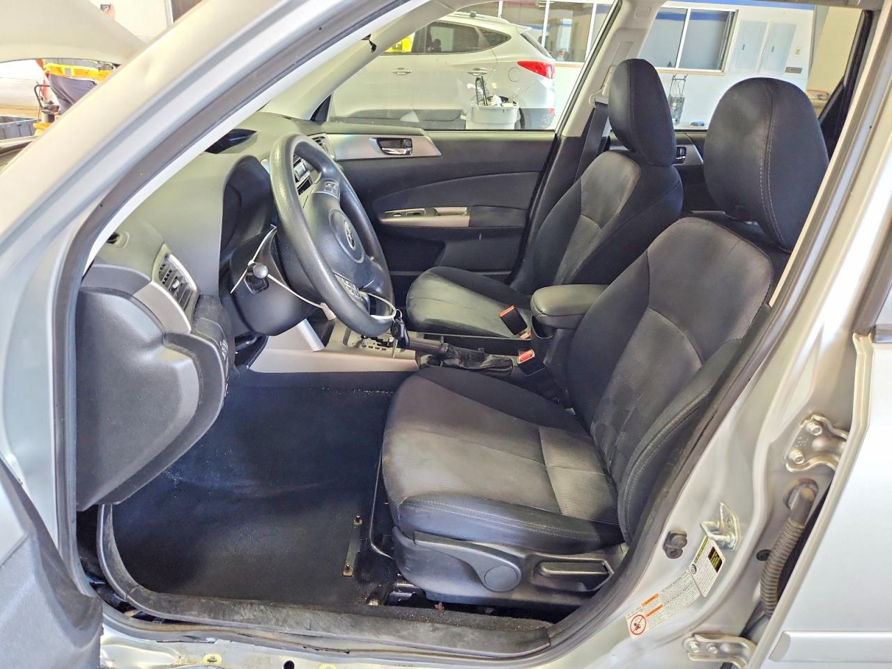 2009 Subaru Forester 2.5x Premium Silver vin: JF2SH63619H725496