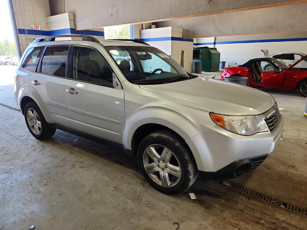 2009 Subaru Forester 2.5x Premium Silver vin: JF2SH63619H725496