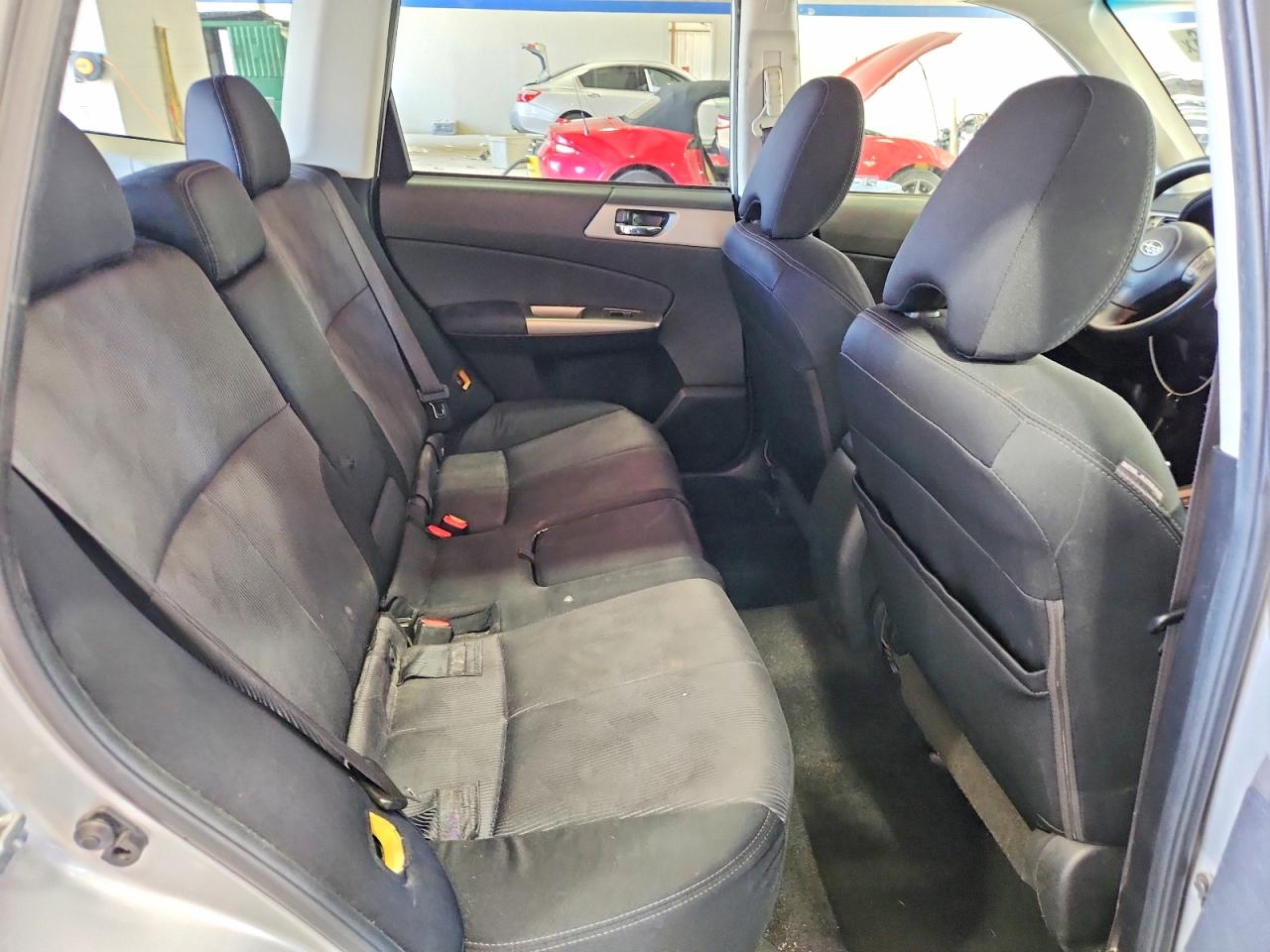 2009 Subaru Forester 2.5x Premium Silver vin: JF2SH63619H725496