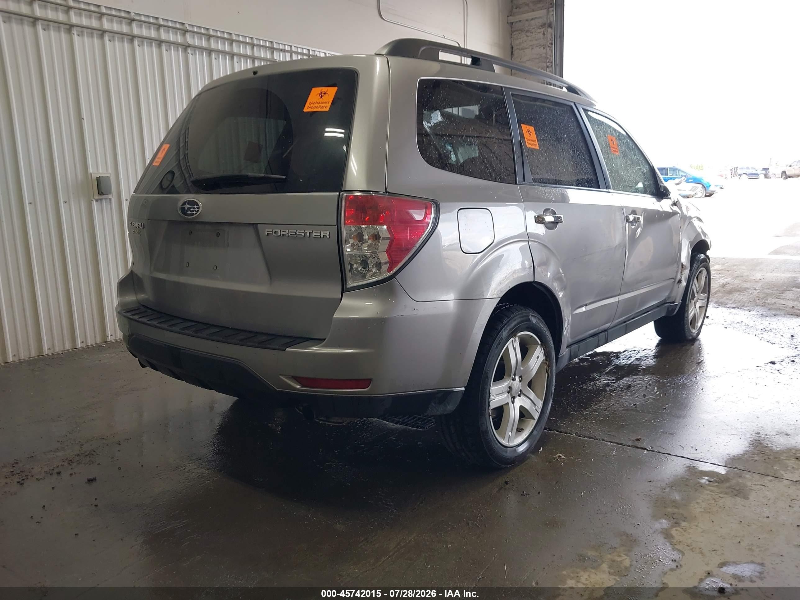 2009 Subaru Forester 2.5x Silver vin: JF2SH63619H785441