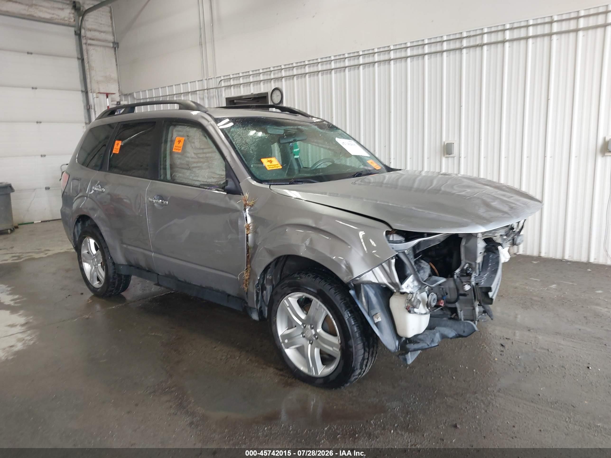 2009 Subaru Forester 2.5x Silver vin: JF2SH63619H785441