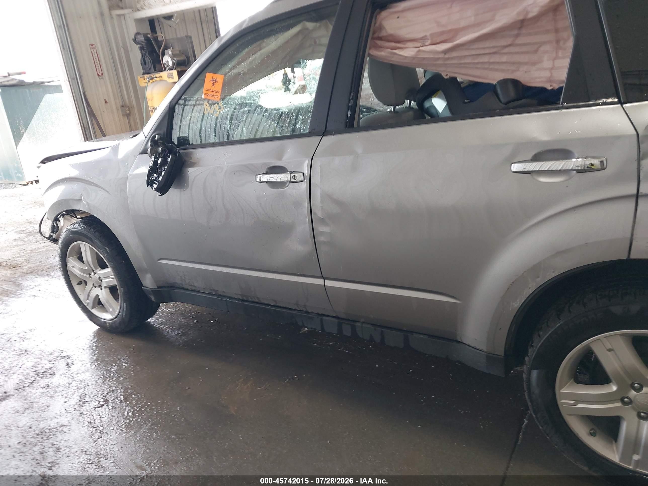 2009 Subaru Forester 2.5x Silver vin: JF2SH63619H785441