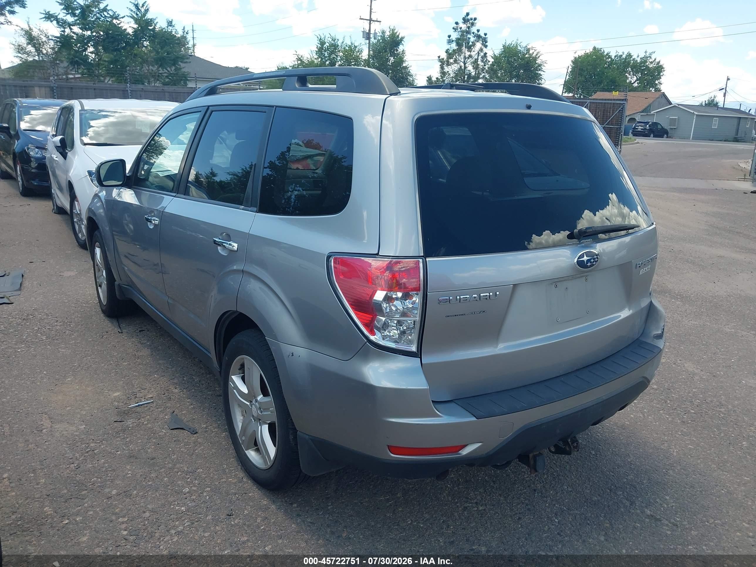 2009 Subaru Forester 2.5x Silver vin: JF2SH63629G746346