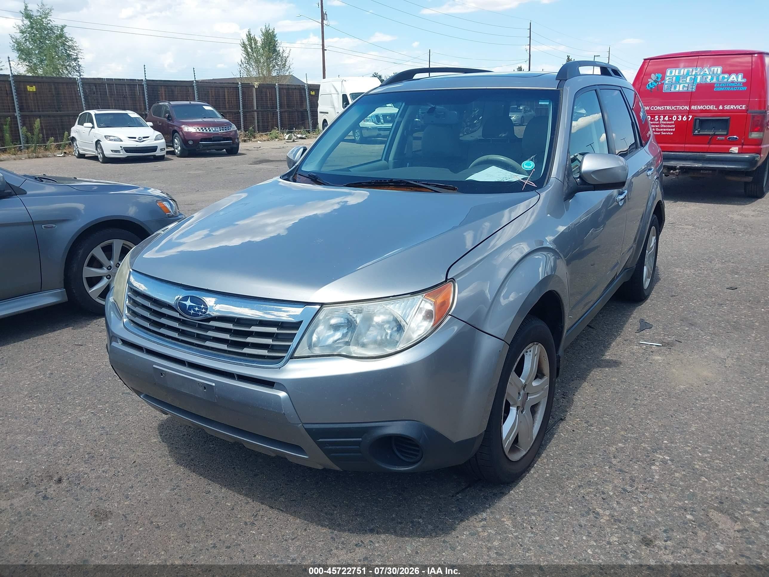 2009 Subaru Forester 2.5x Silver vin: JF2SH63629G746346