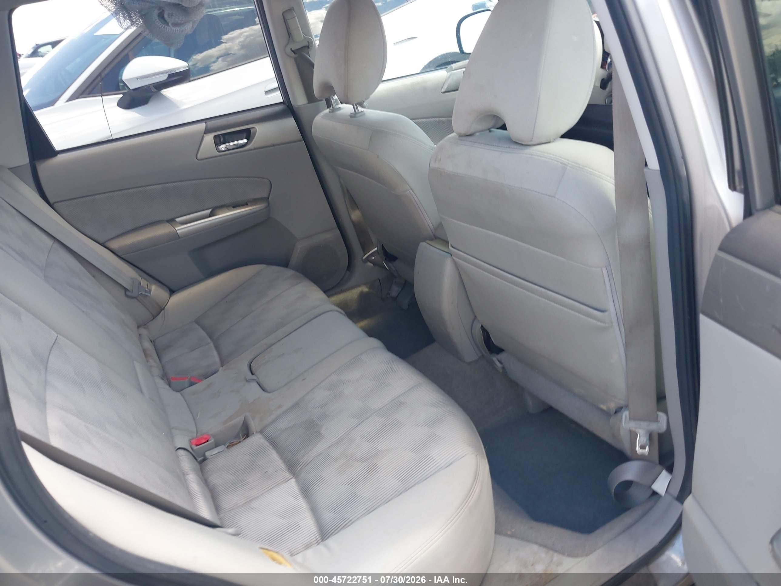 2009 Subaru Forester 2.5x Silver vin: JF2SH63629G746346