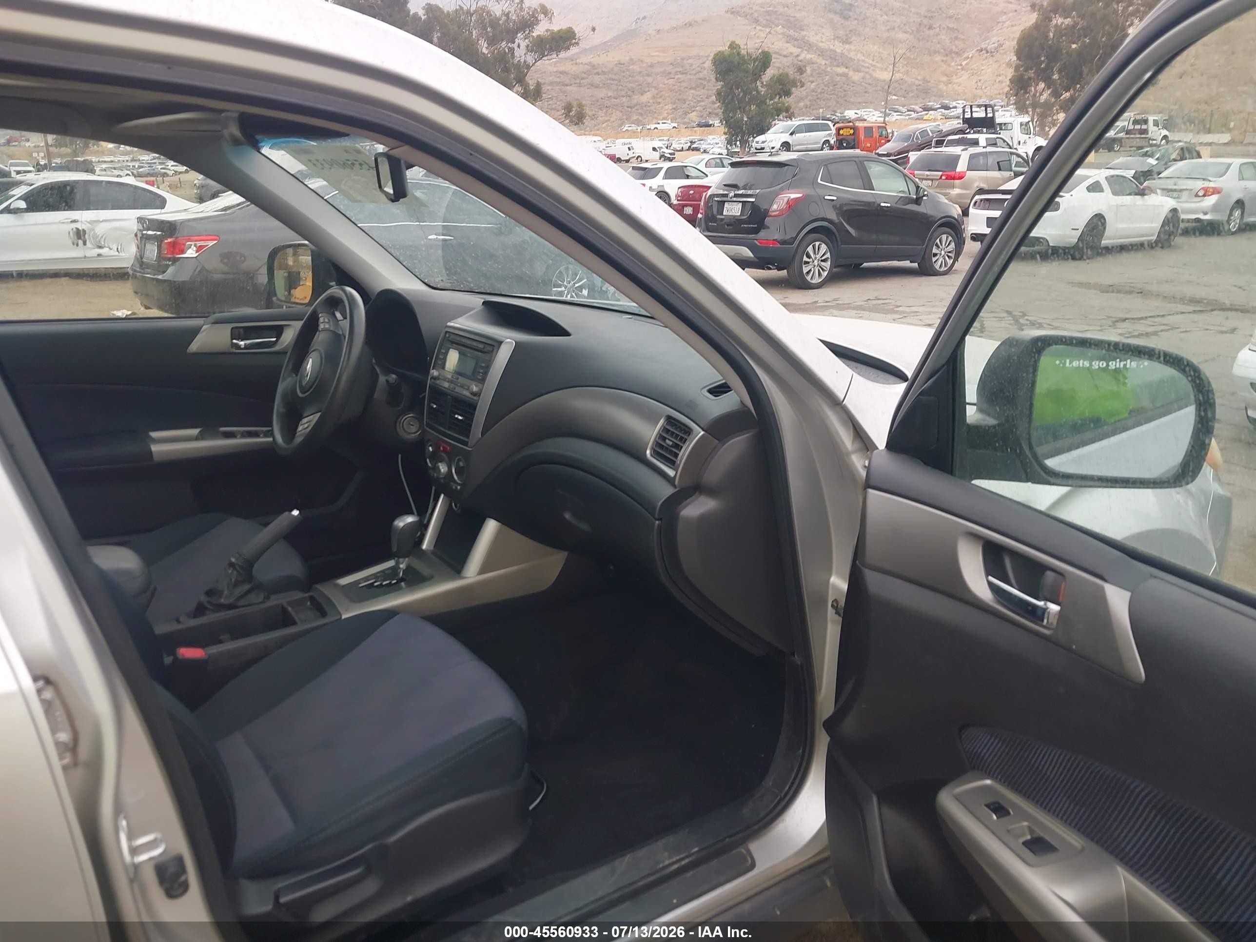 2009 Subaru Forester 2.5x Silver vin: JF2SH63629H711493