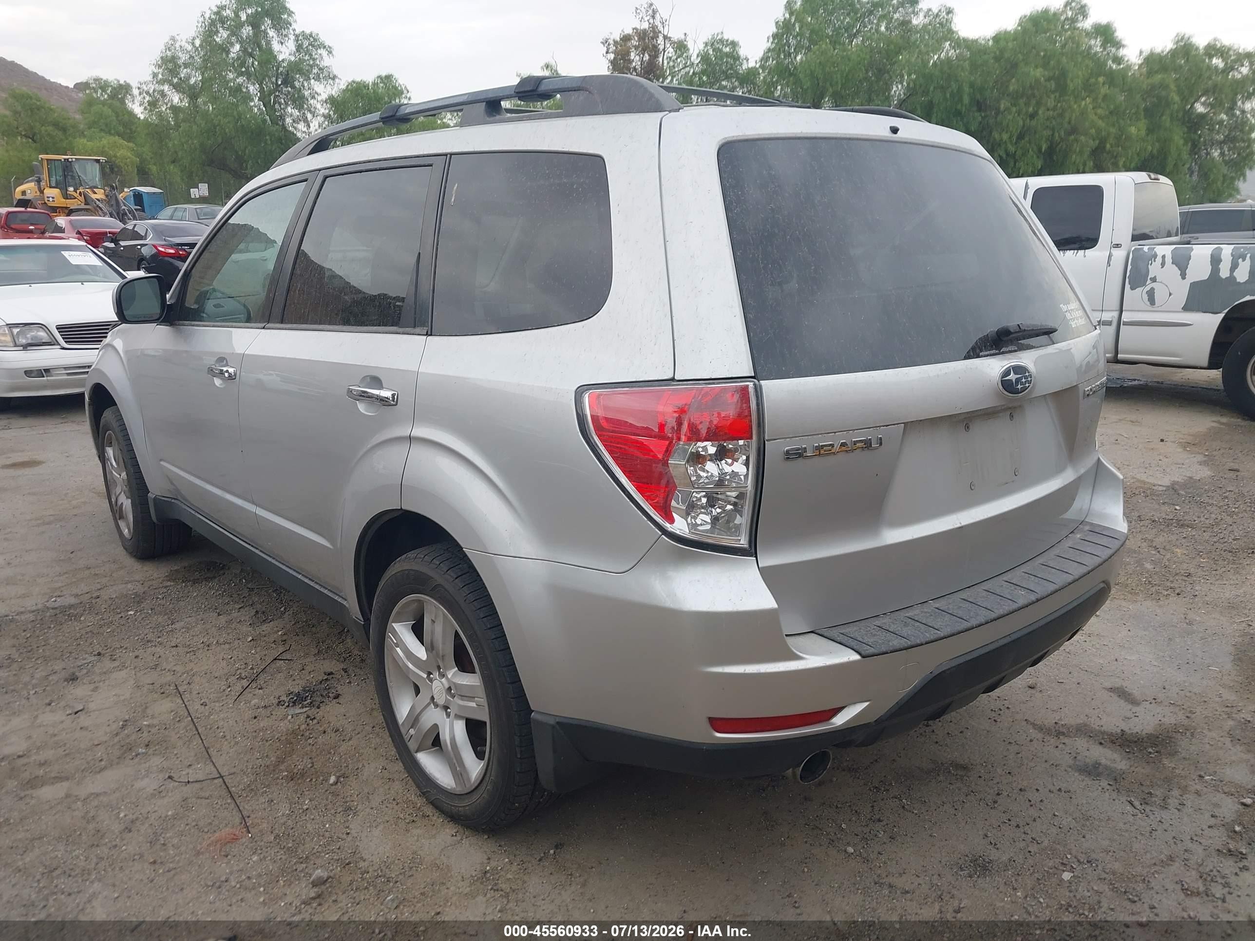2009 Subaru Forester 2.5x Silver vin: JF2SH63629H711493