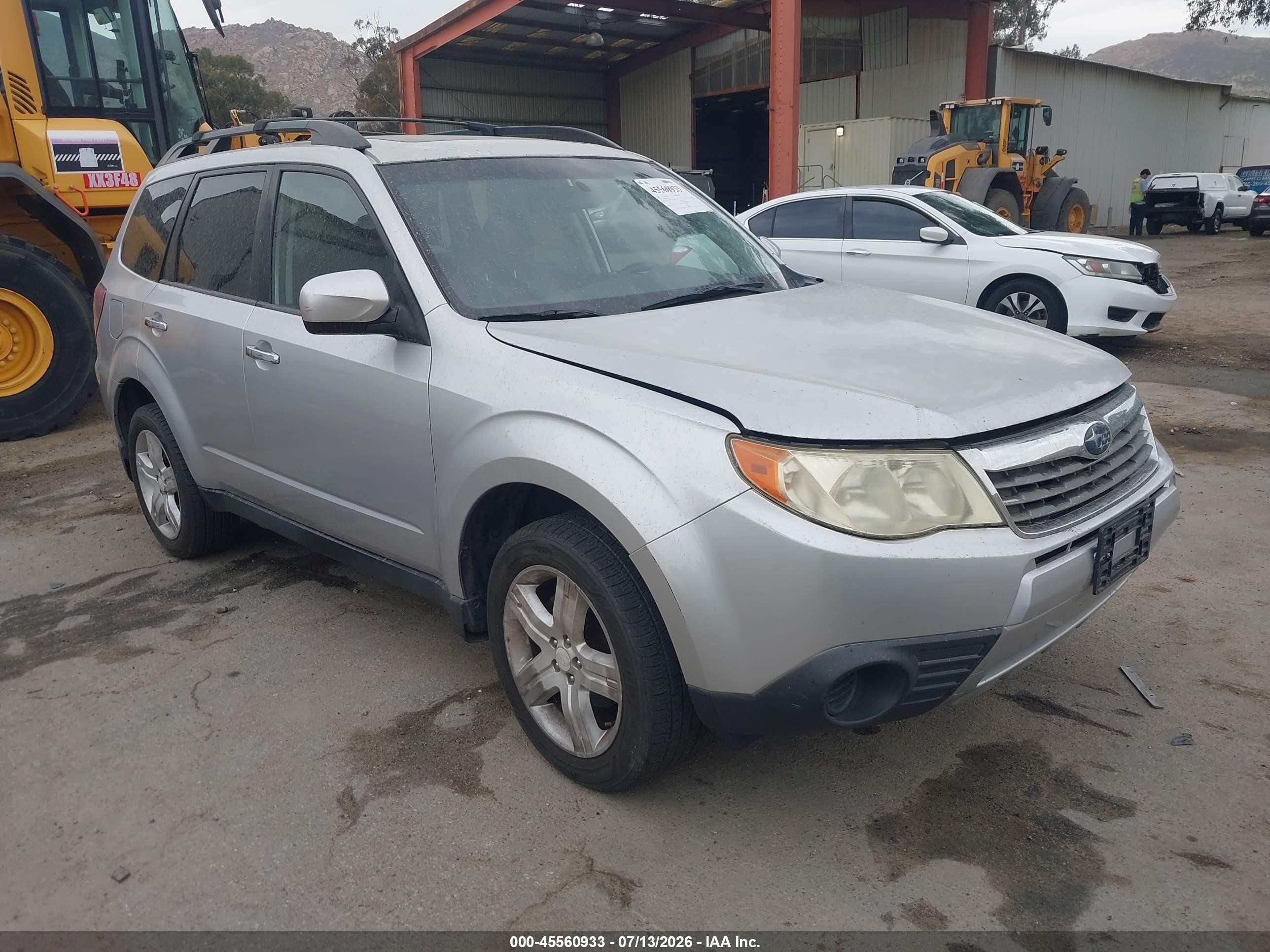 2009 Subaru Forester 2.5x Silver vin: JF2SH63629H711493