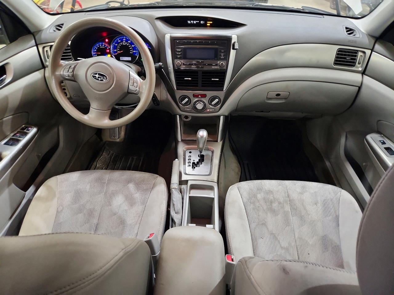 2009 Subaru Forester Silver vin: JF2SH63629H719402