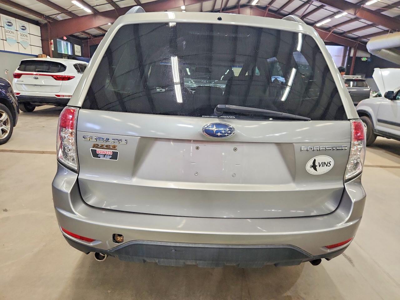 2009 Subaru Forester Silver vin: JF2SH63629H719402
