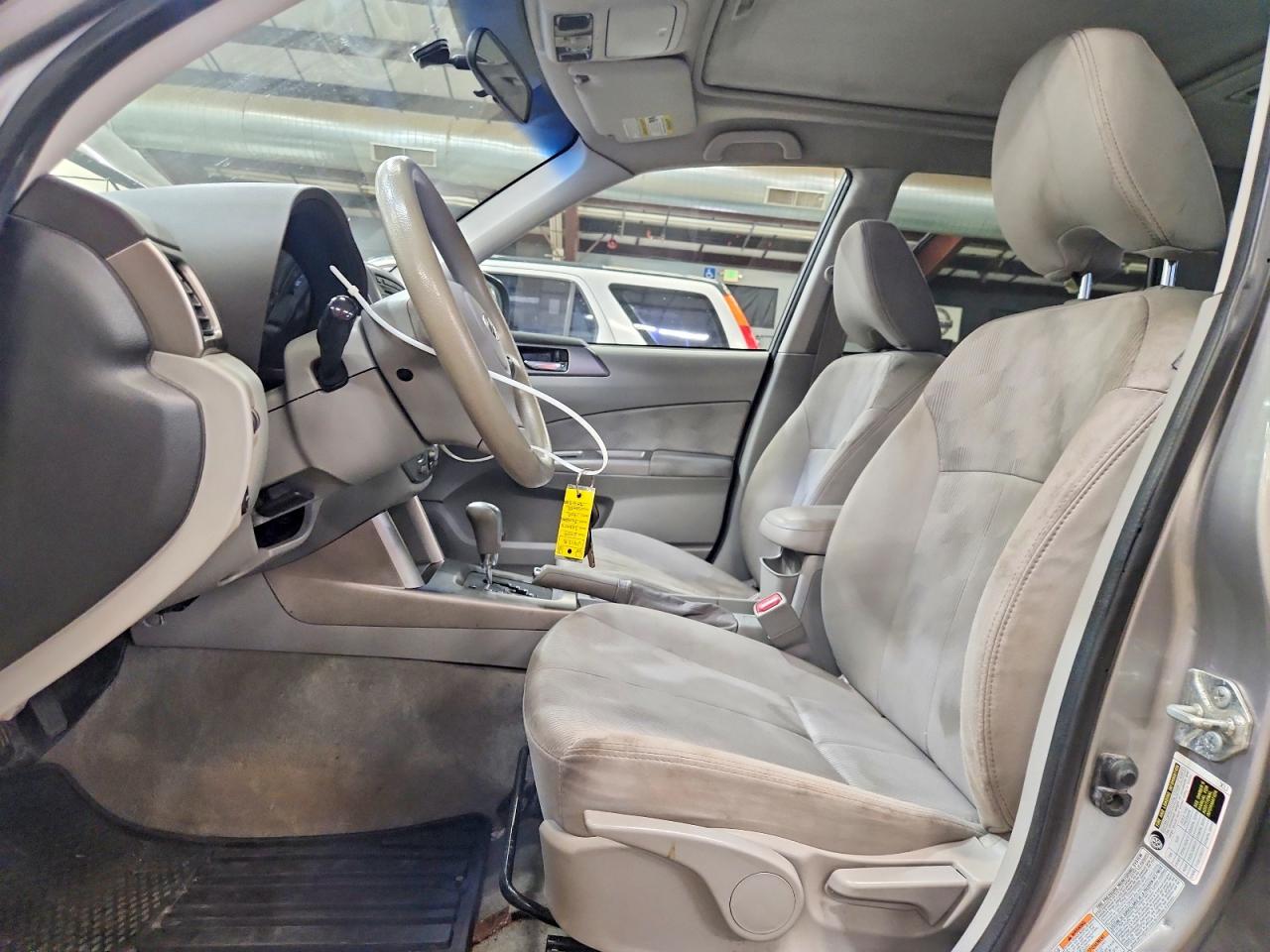 2009 Subaru Forester Silver vin: JF2SH63629H719402