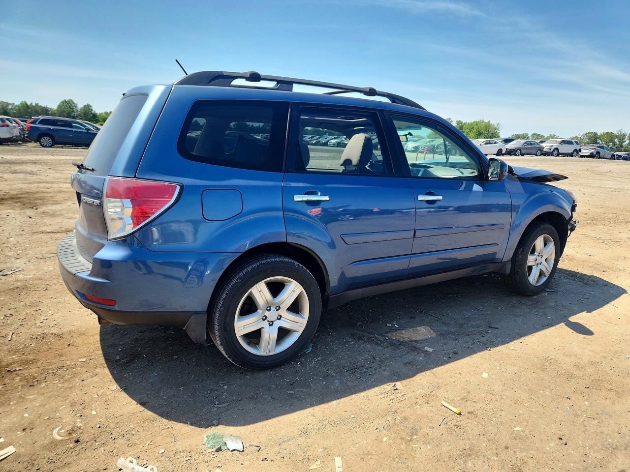 2009 Subaru Forester 2.5x Premium Blue vin: JF2SH63639H706724