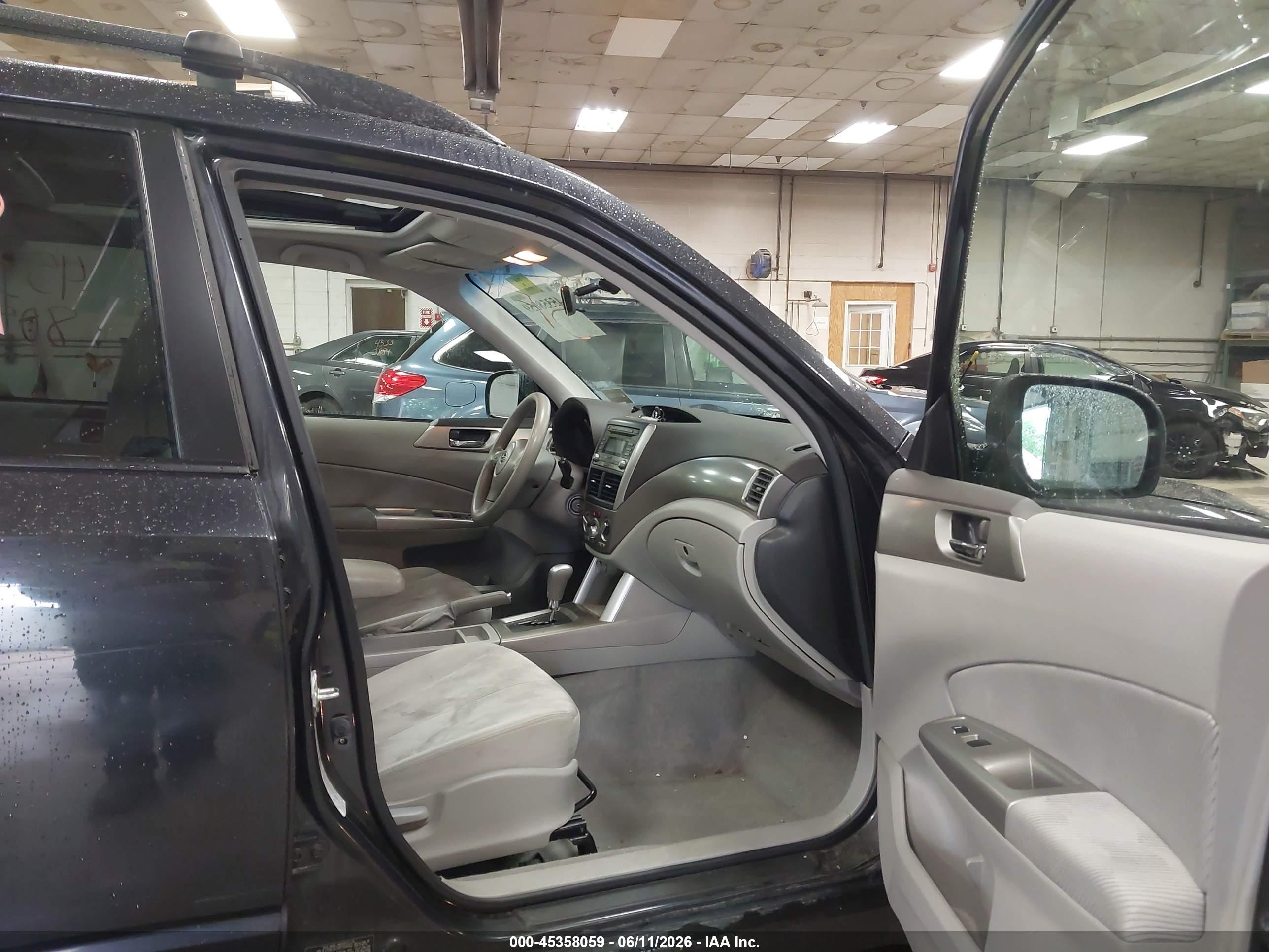 2009 Subaru Forester 2.5x Blue vin: JF2SH63639H788440