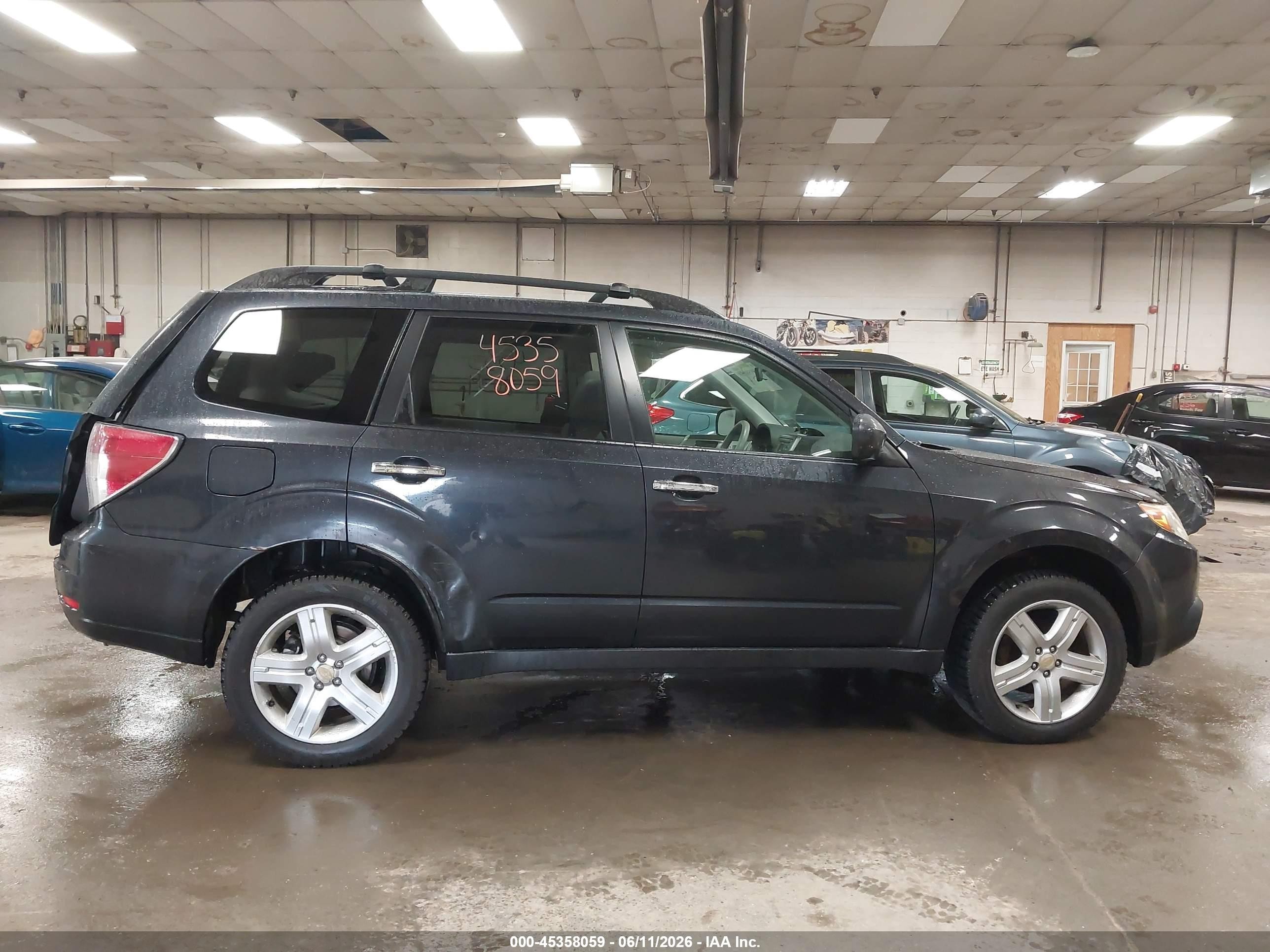 2009 Subaru Forester 2.5x Blue vin: JF2SH63639H788440