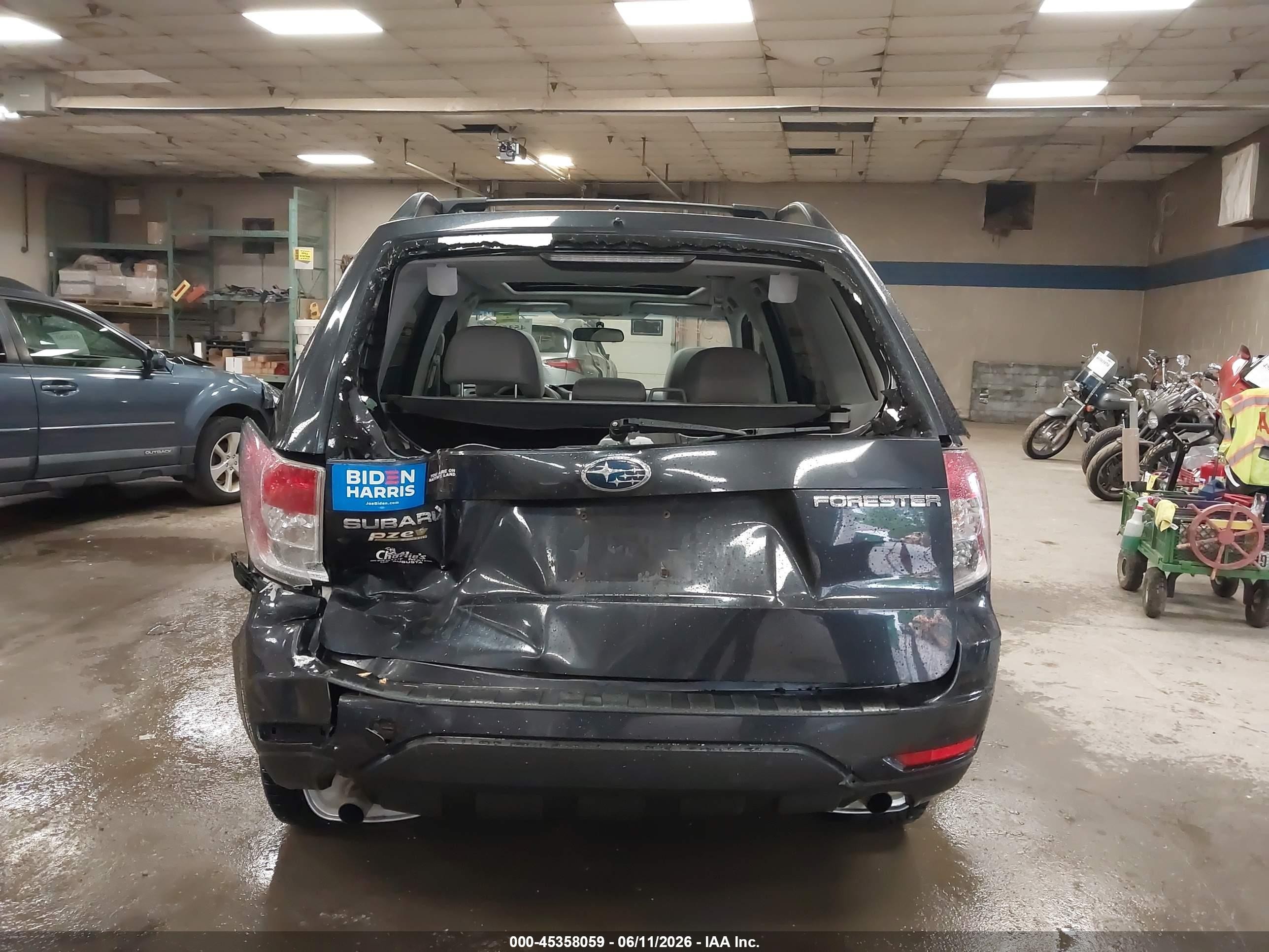 2009 Subaru Forester 2.5x Blue vin: JF2SH63639H788440