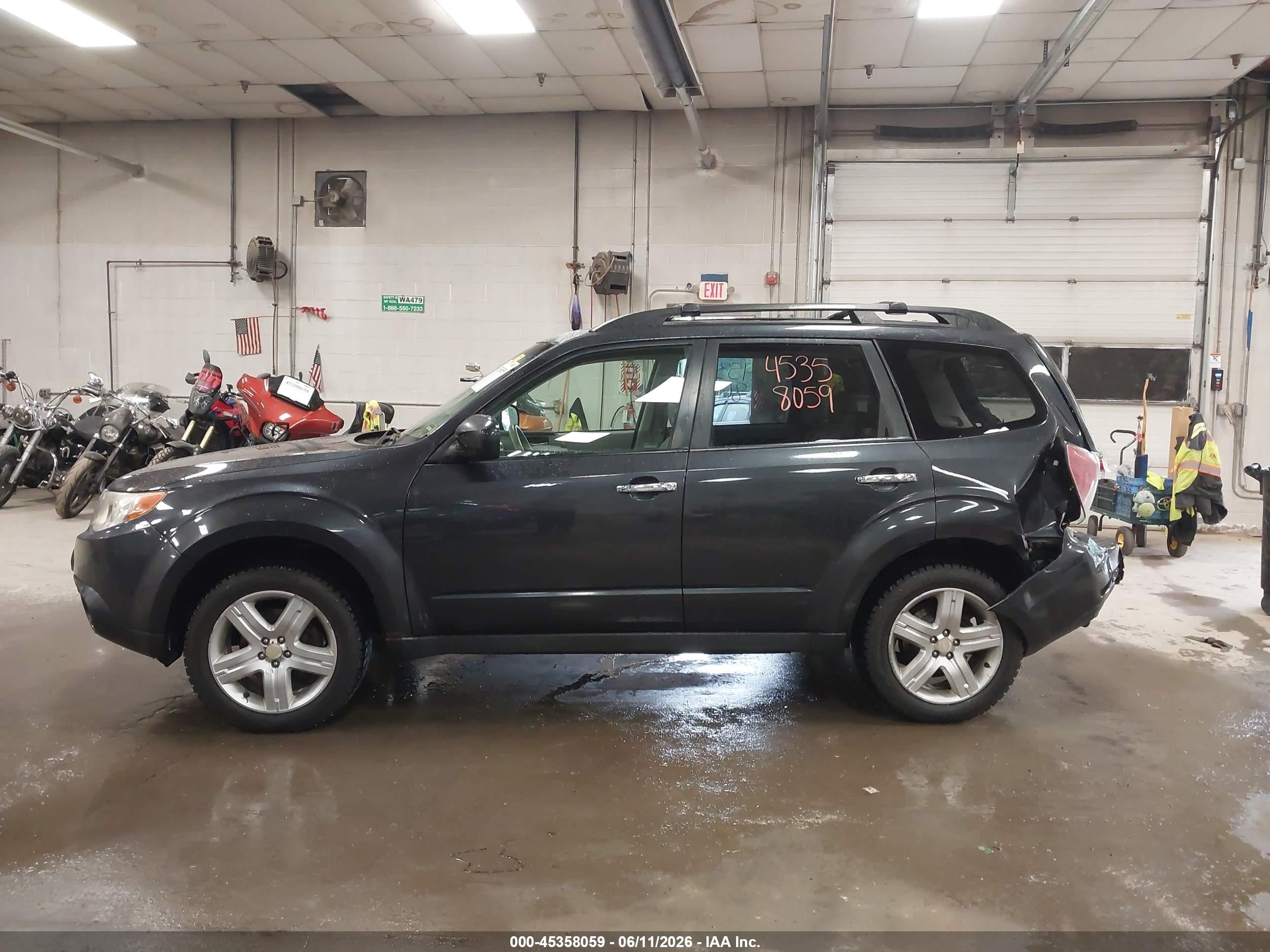 2009 Subaru Forester 2.5x Blue vin: JF2SH63639H788440