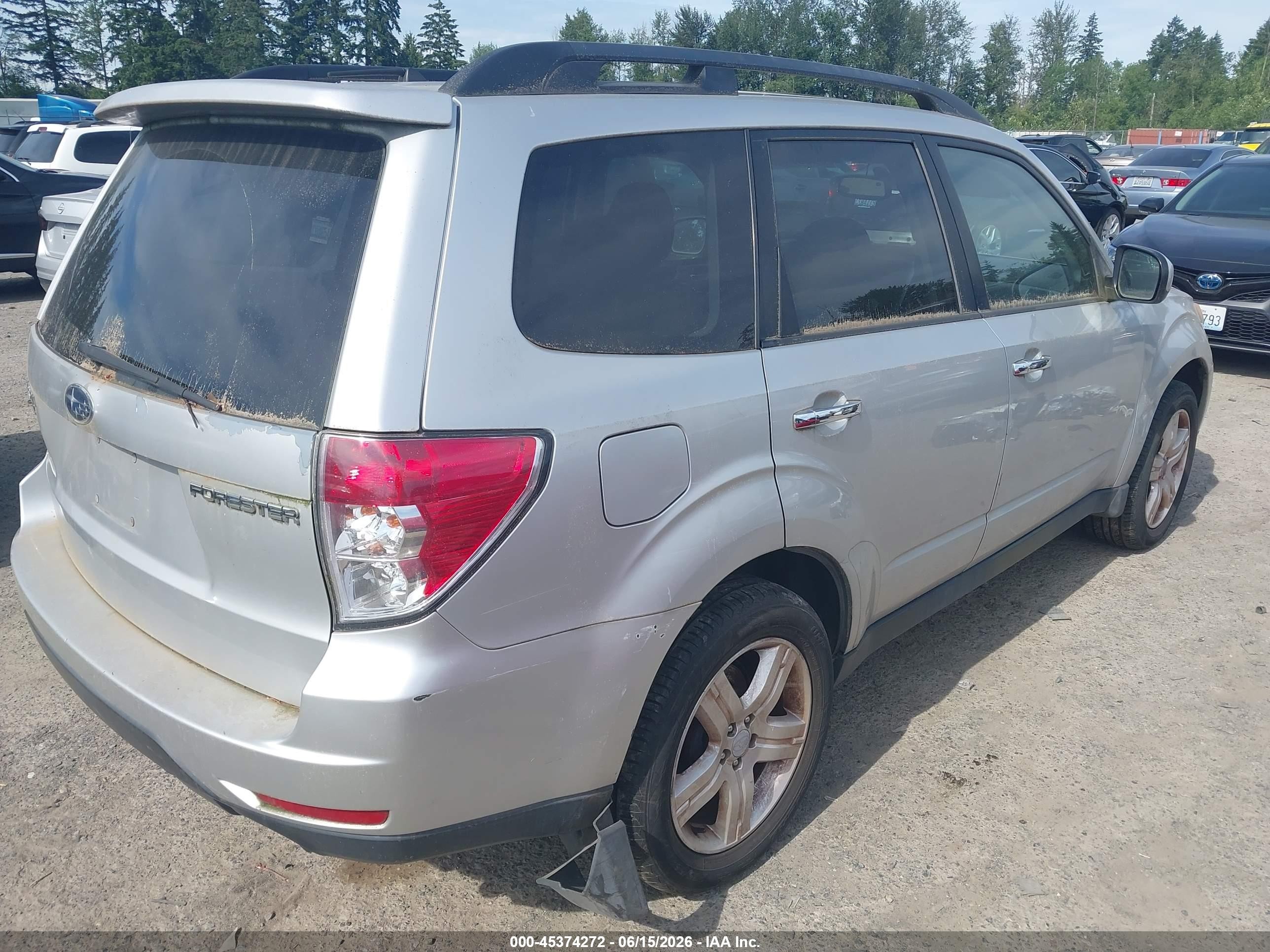 2009 Subaru Forester 2.5x Silver vin: JF2SH63649H728232