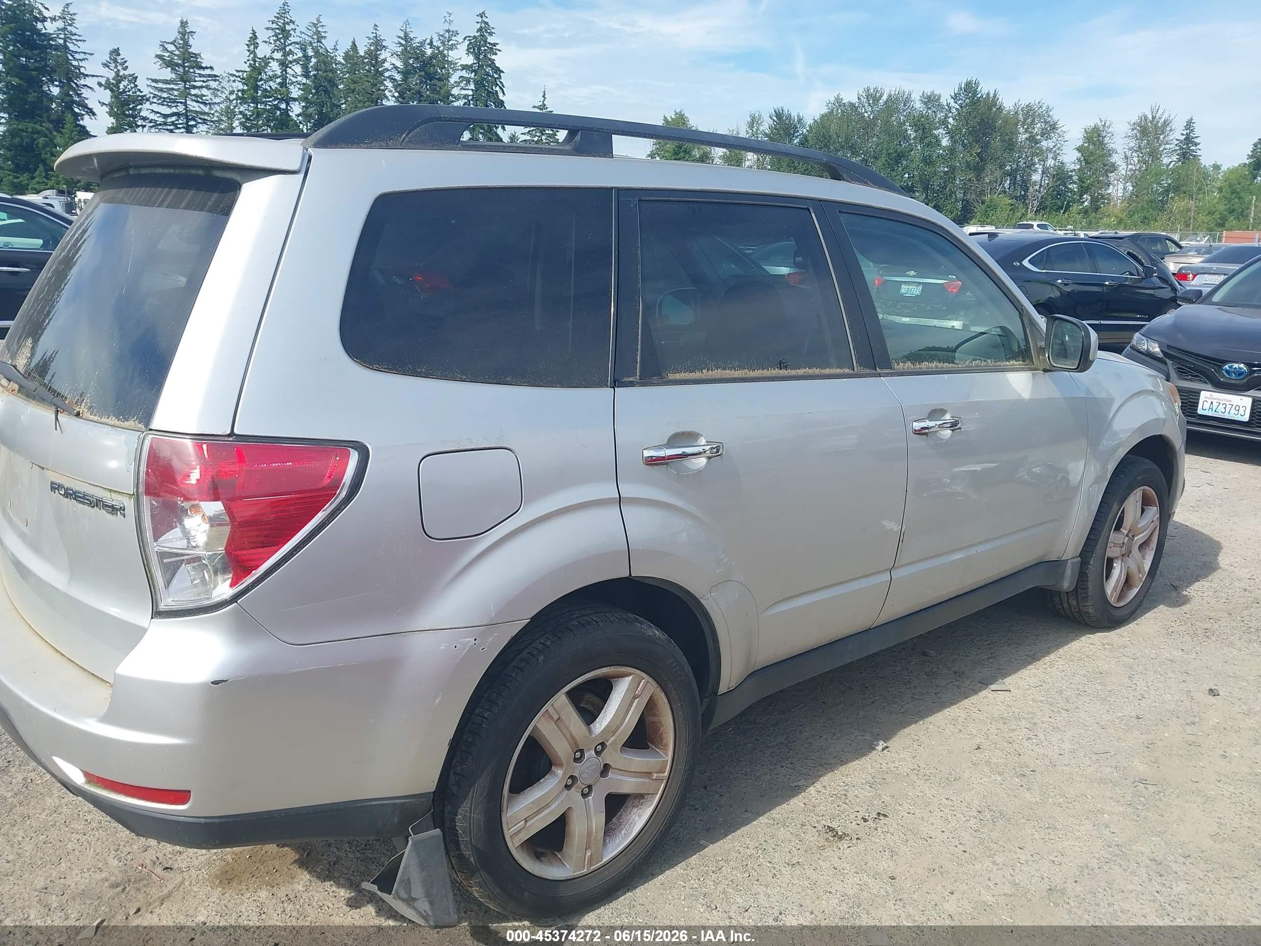 2009 Subaru Forester 2.5x Silver vin: JF2SH63649H728232