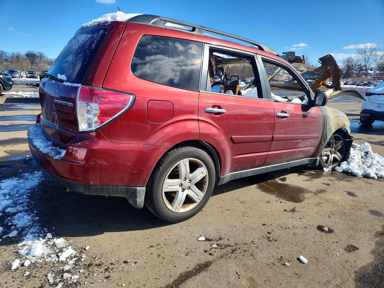 2009 Subaru Forester Red vin: JF2SH63649H761120